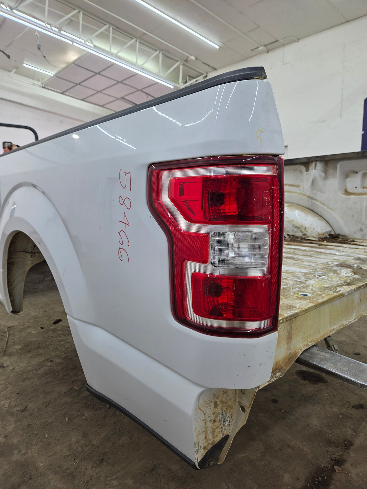 2015-2020 Ford F150 6' 6" Short Bed Without Wheel Lip Molding CNG BED