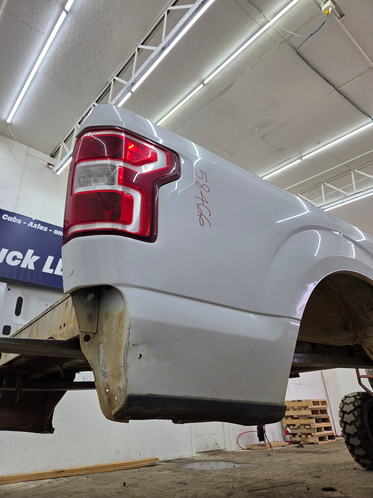 2015-2020 Ford F150 6' 6" Short Bed Without Wheel Lip Molding CNG BED