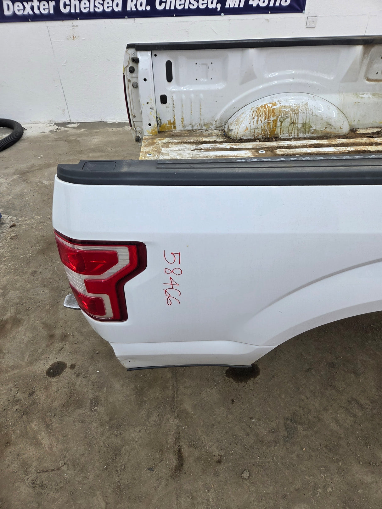 2015-2020 Ford F150 6' 6" Short Bed Without Wheel Lip Molding CNG BED