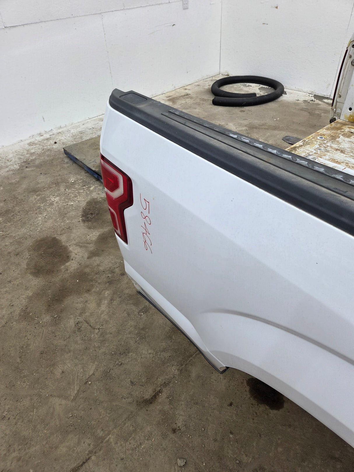 2015-2020 Ford F150 6' 6" Short Bed Without Wheel Lip Molding CNG BED