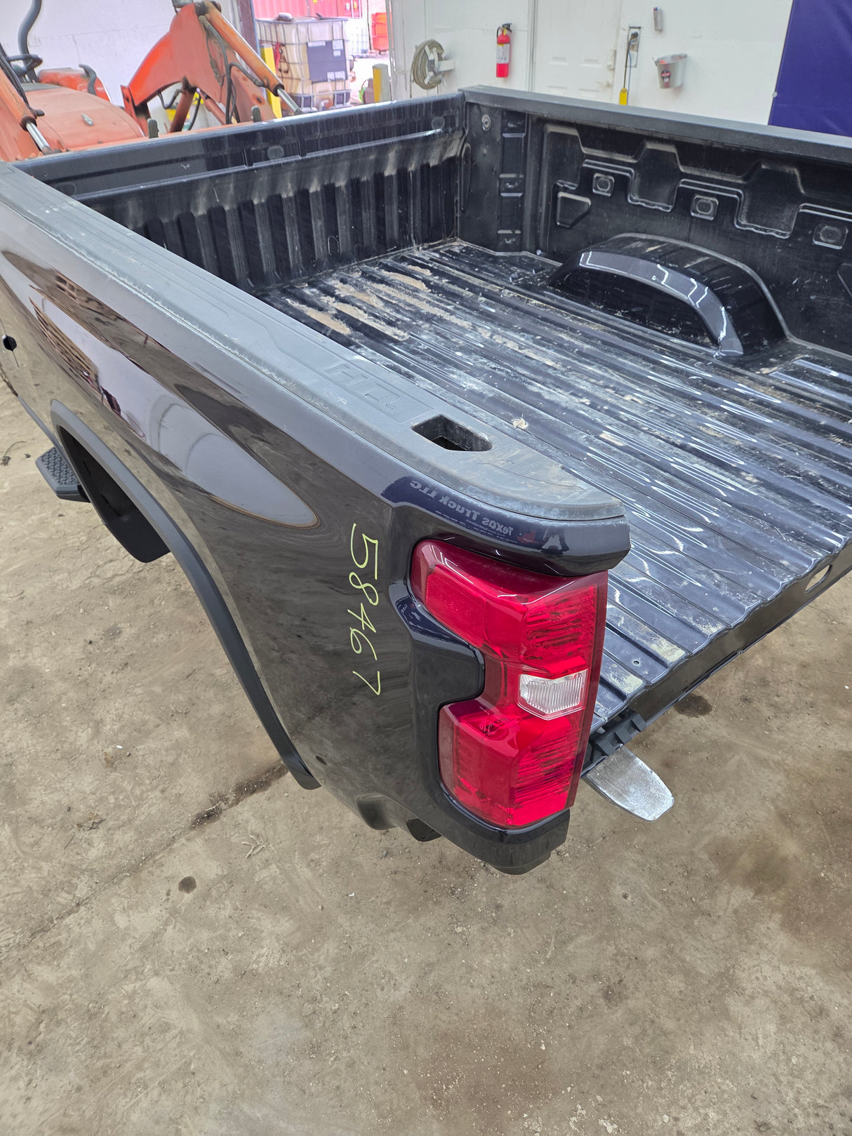 2019-2025 Chevrolet Silverado 2500 3500 HD 6' 6" Short Truck Bed