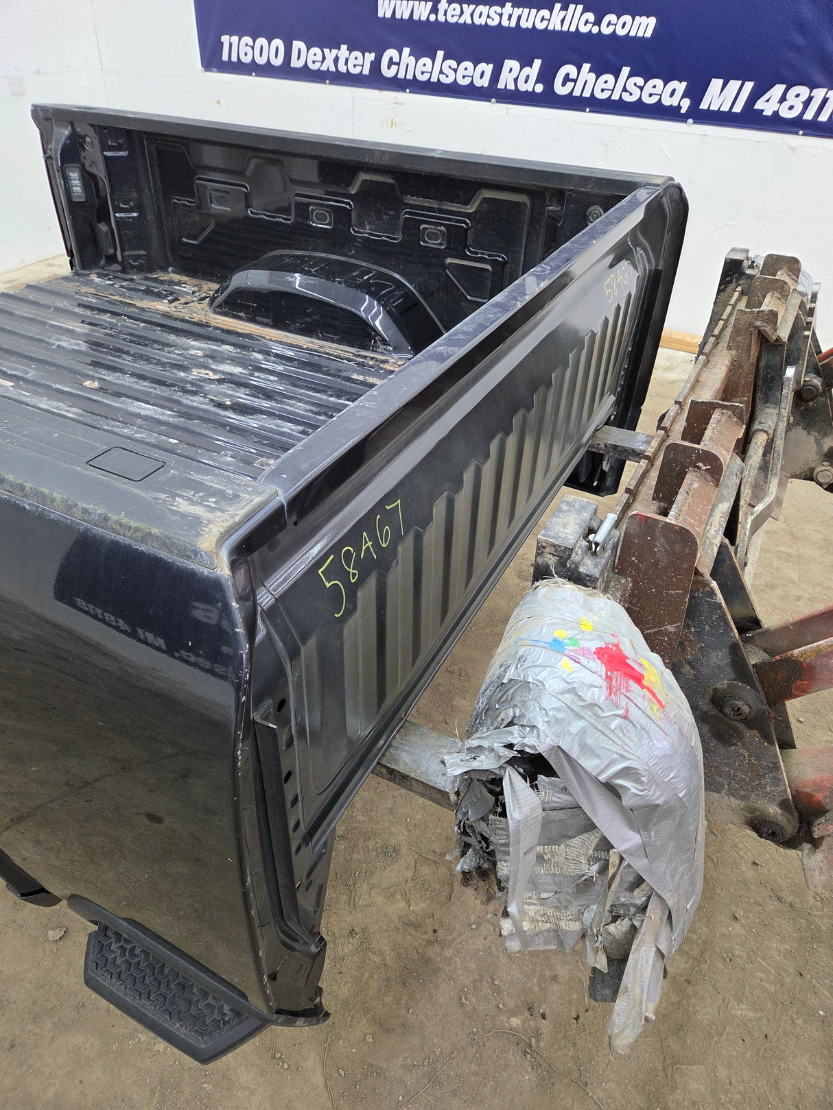 2019-2025 Chevrolet Silverado 2500 3500 HD 6' 6" Short Truck Bed