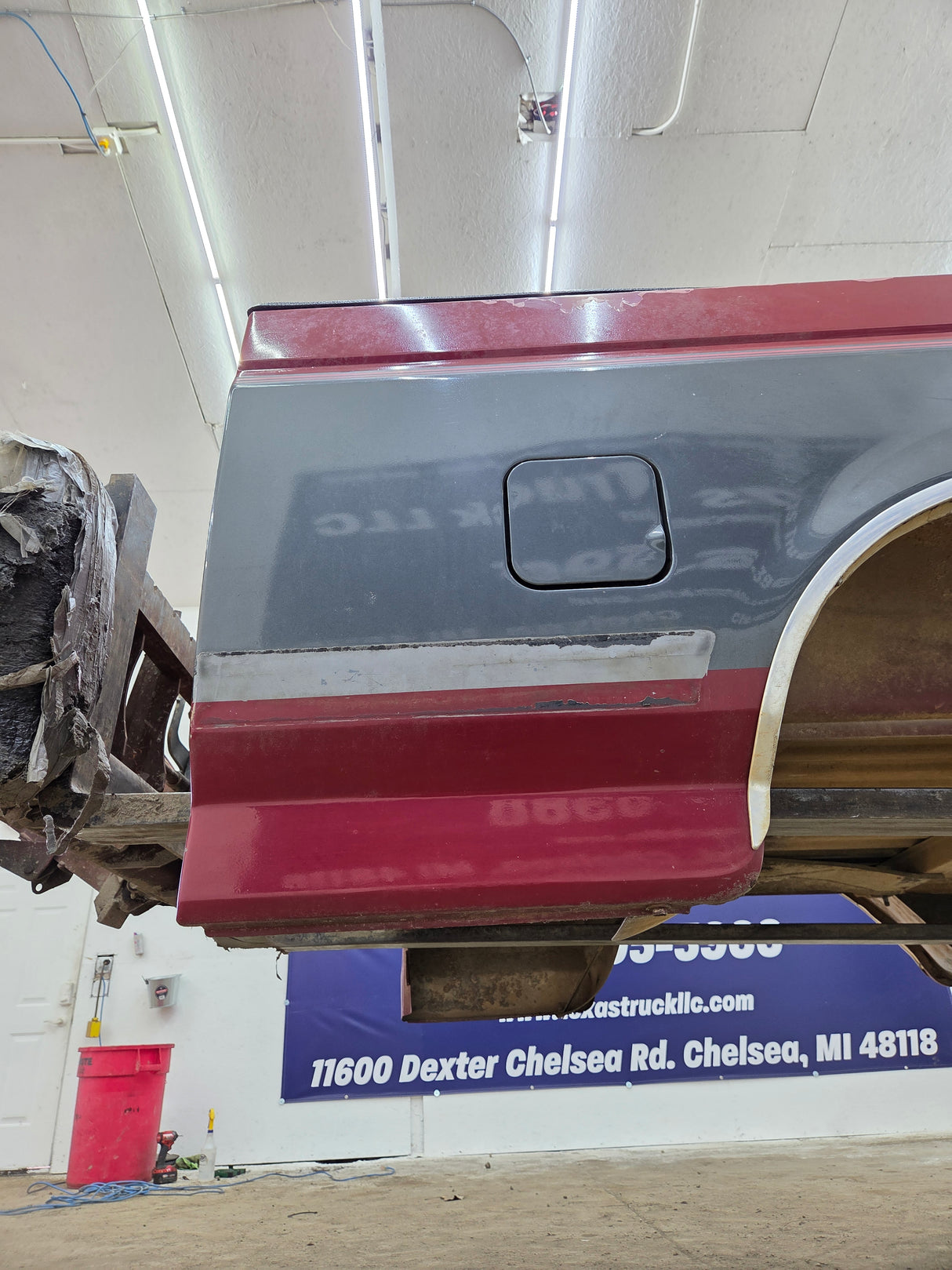 1987-1997 Ford F150 F250 F350 OBS 6' 9" Short Truck Bed