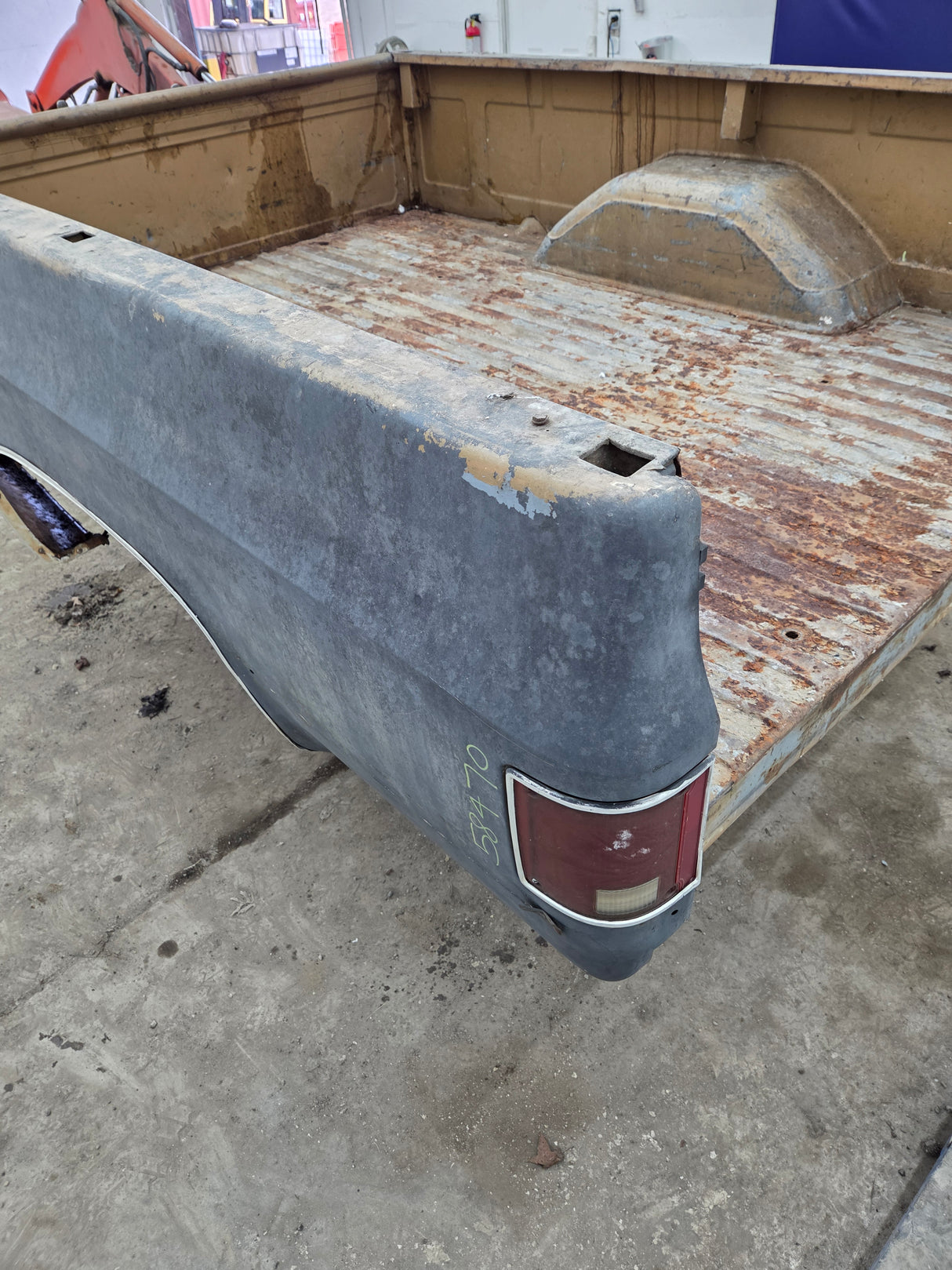 1979-1987 Chevrolet / GMC Square Body 8' Long Bed C10 C15 C20 C25 C35 K10 K15 K20 K25 K35