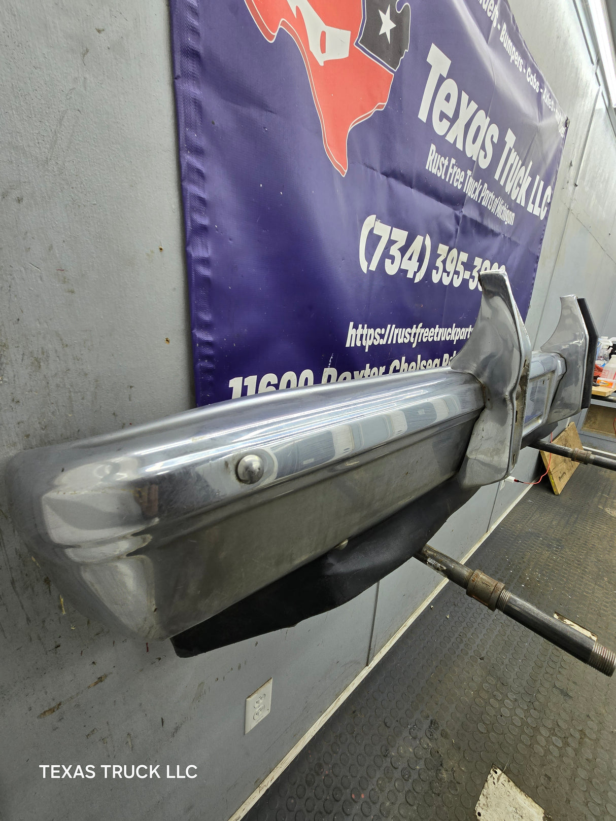 1983-1991 Chevrolet Silverado / GMC Sierra Square Body Front Bumper With Push Bars