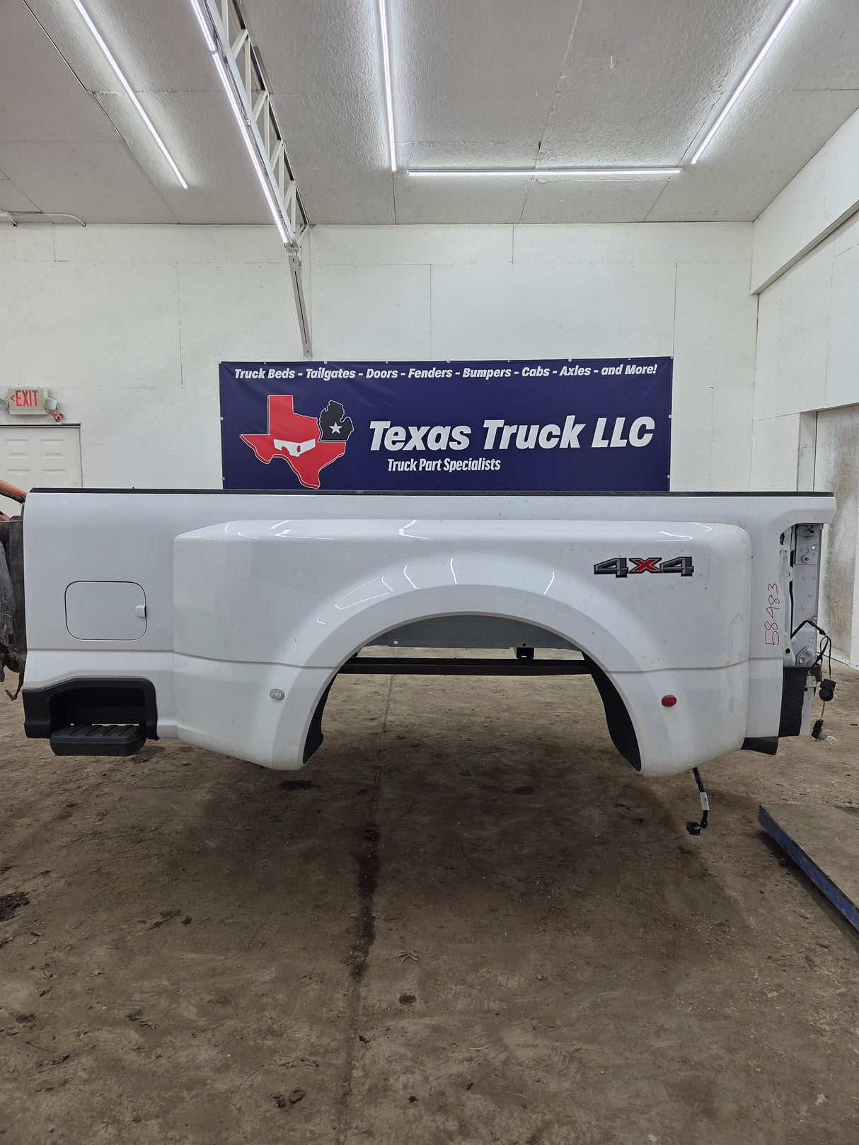 2023-2026 Ford Super Duty F350 F450 F550 8' Dually Truck Bed - Oxford White