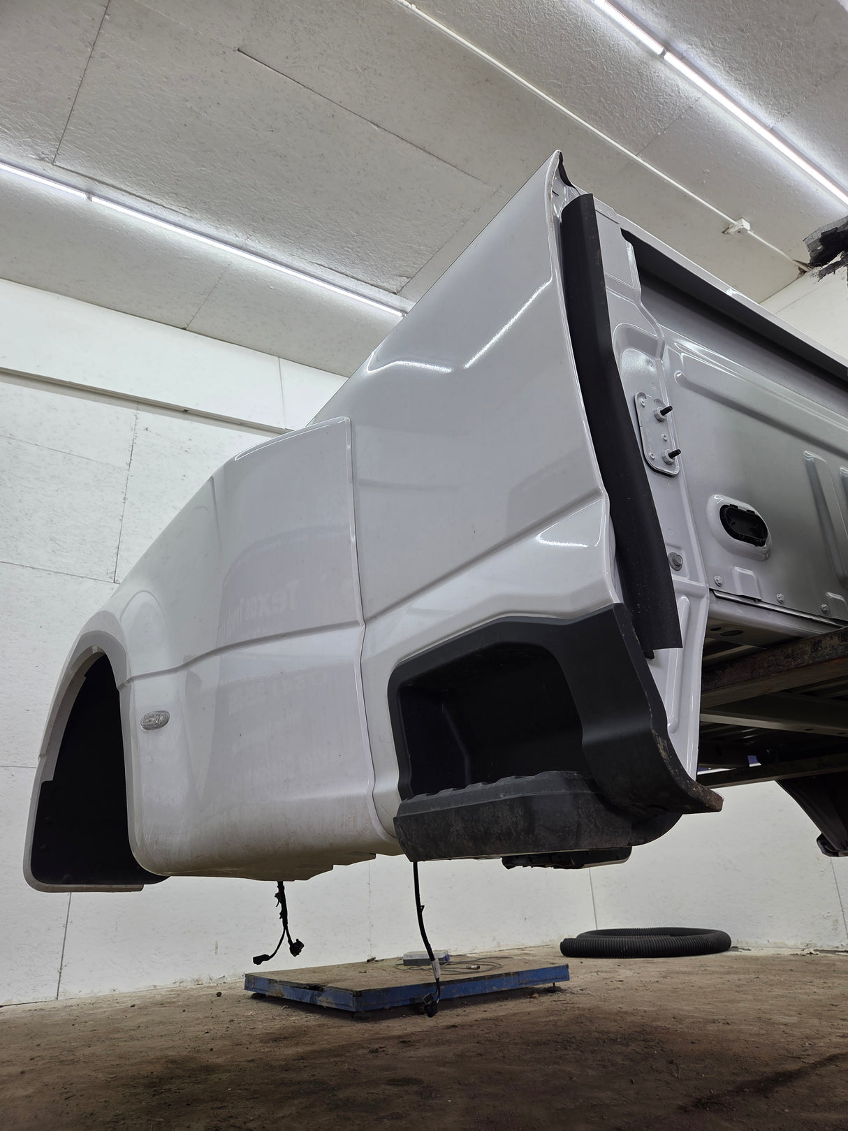 2023-2026 Ford Super Duty F350 F450 F550 8' Dually Truck Bed - Oxford White