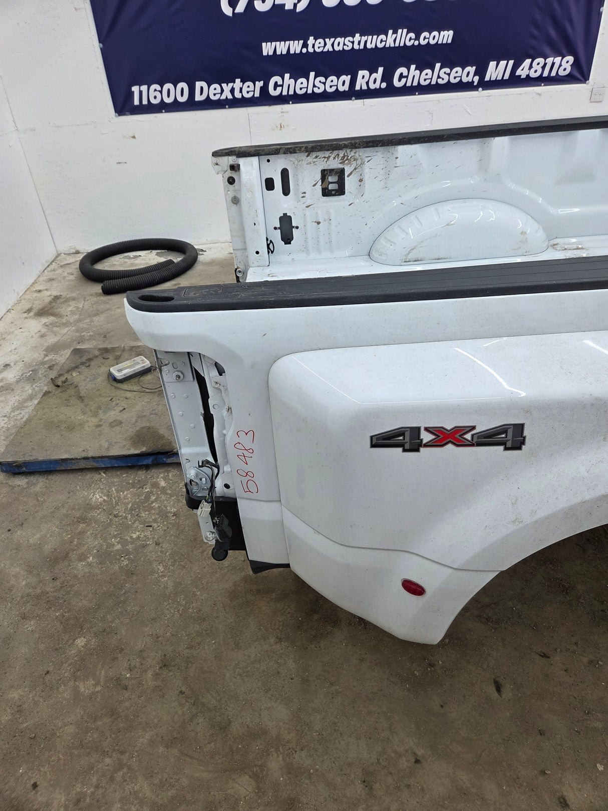 2023-2026 Ford Super Duty F350 F450 F550 8' Dually Truck Bed - Oxford White