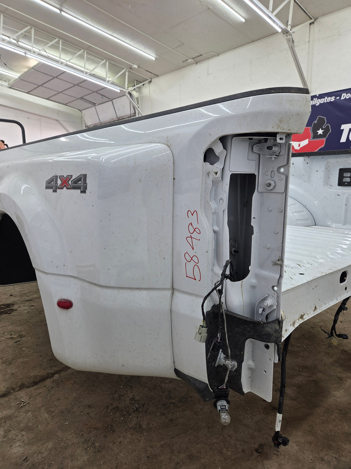 2023-2026 Ford Super Duty F350 F450 F550 8' Dually Truck Bed - Oxford White