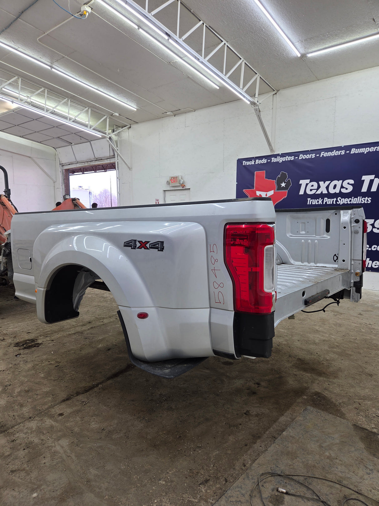 2017-2022 Ford Super Duty F350 F450 F550 8' Dually Bed *Damage
