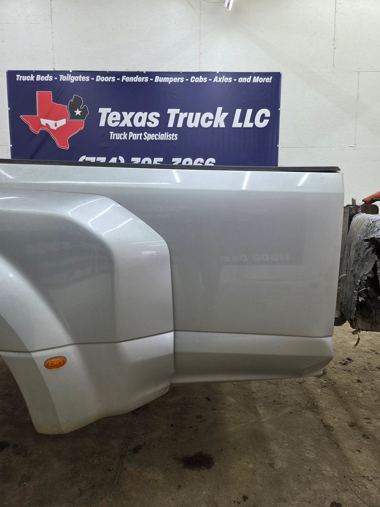 2017-2022 Ford Super Duty F350 F450 F550 8' Dually Bed *Damage