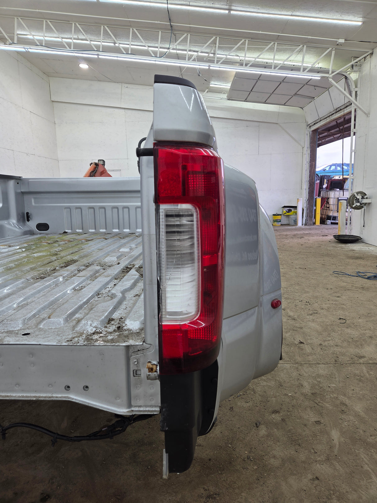 2017-2022 Ford Super Duty F350 F450 F550 8' Dually Bed *Damage