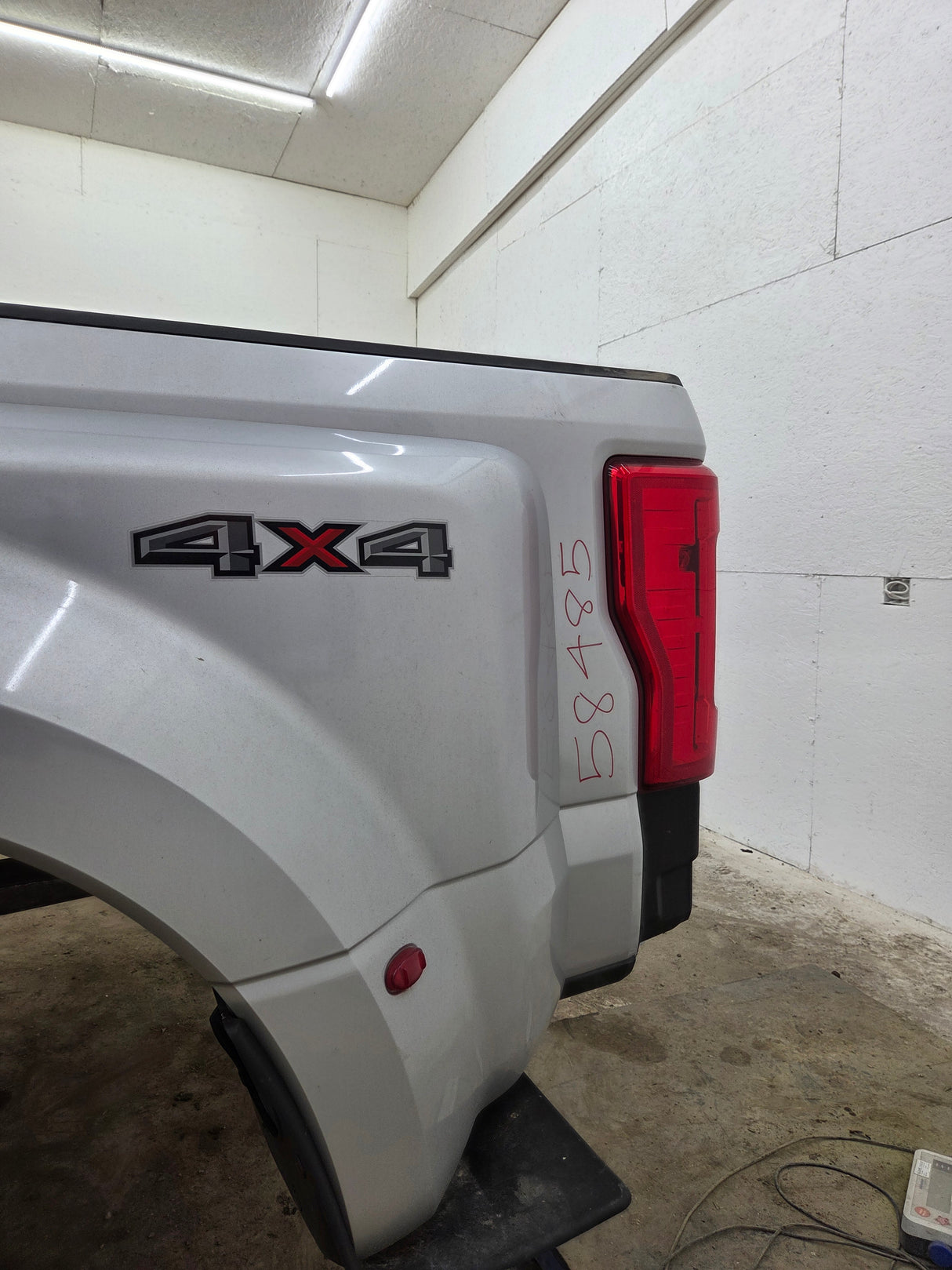 2017-2022 Ford Super Duty F350 F450 F550 8' Dually Bed *Damage