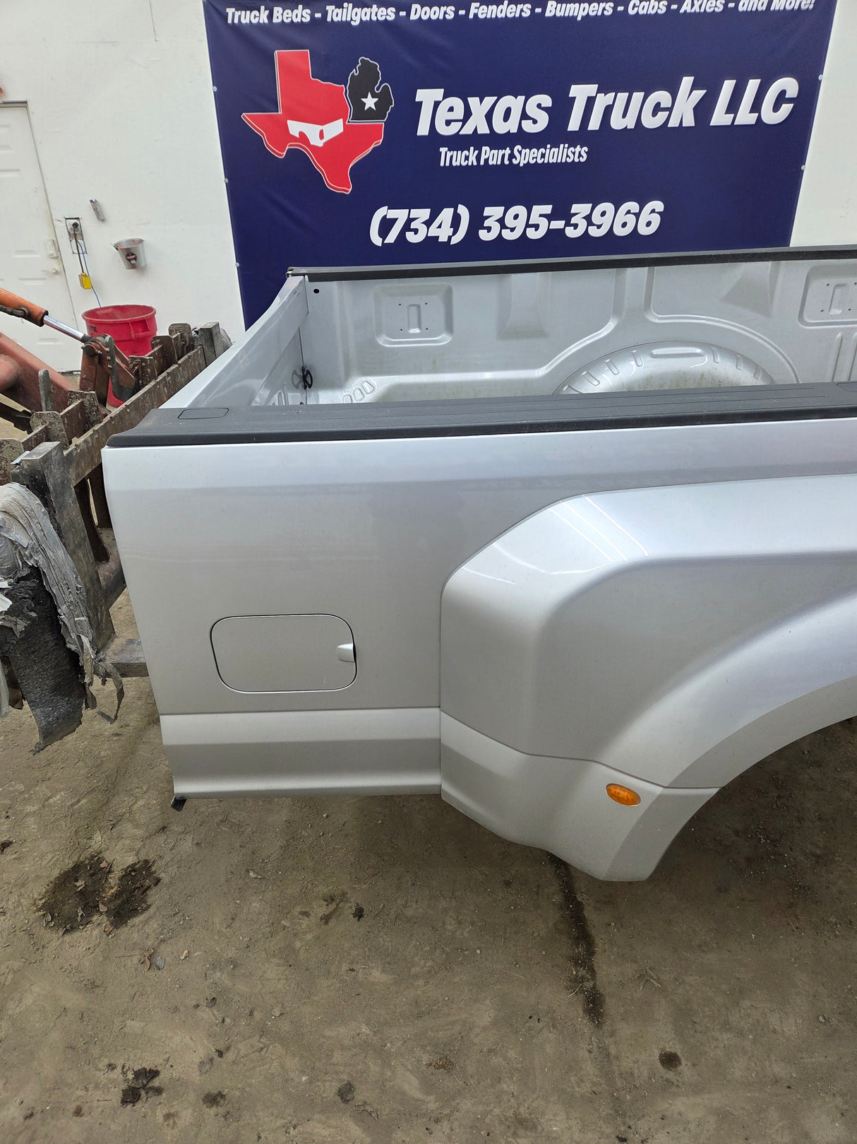 2017-2022 Ford Super Duty F350 F450 F550 8' Dually Bed *Damage