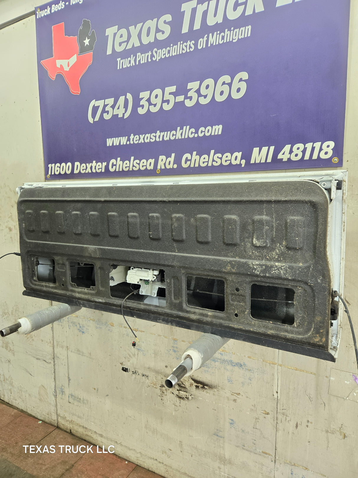 2019-2026 Chevrolet Silverado 2500 HD 3500HD Truck Tailgate