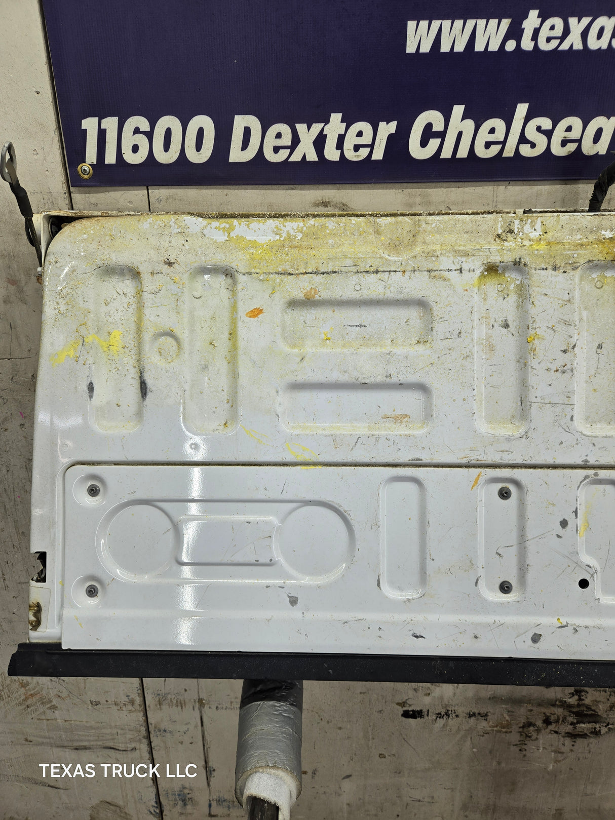 2018-2020 Ford F150 Tailgate - Oxford White