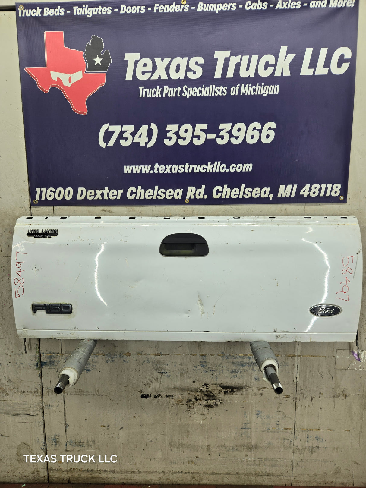 1997-2003 F150 / 1999-2007 Ford F250 F350 F450 F550 Super Duty Tailgate