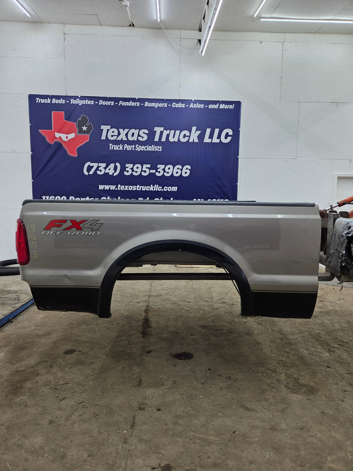 1999-2010 Ford Super Duty F250 F350 6' 9" Short Truck Bed