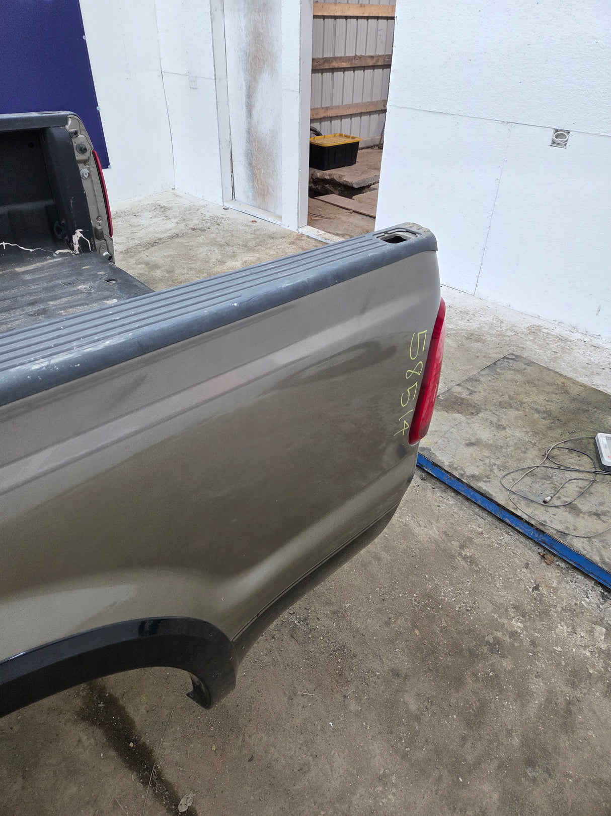 1999-2010 Ford Super Duty F250 F350 6' 9" Short Truck Bed