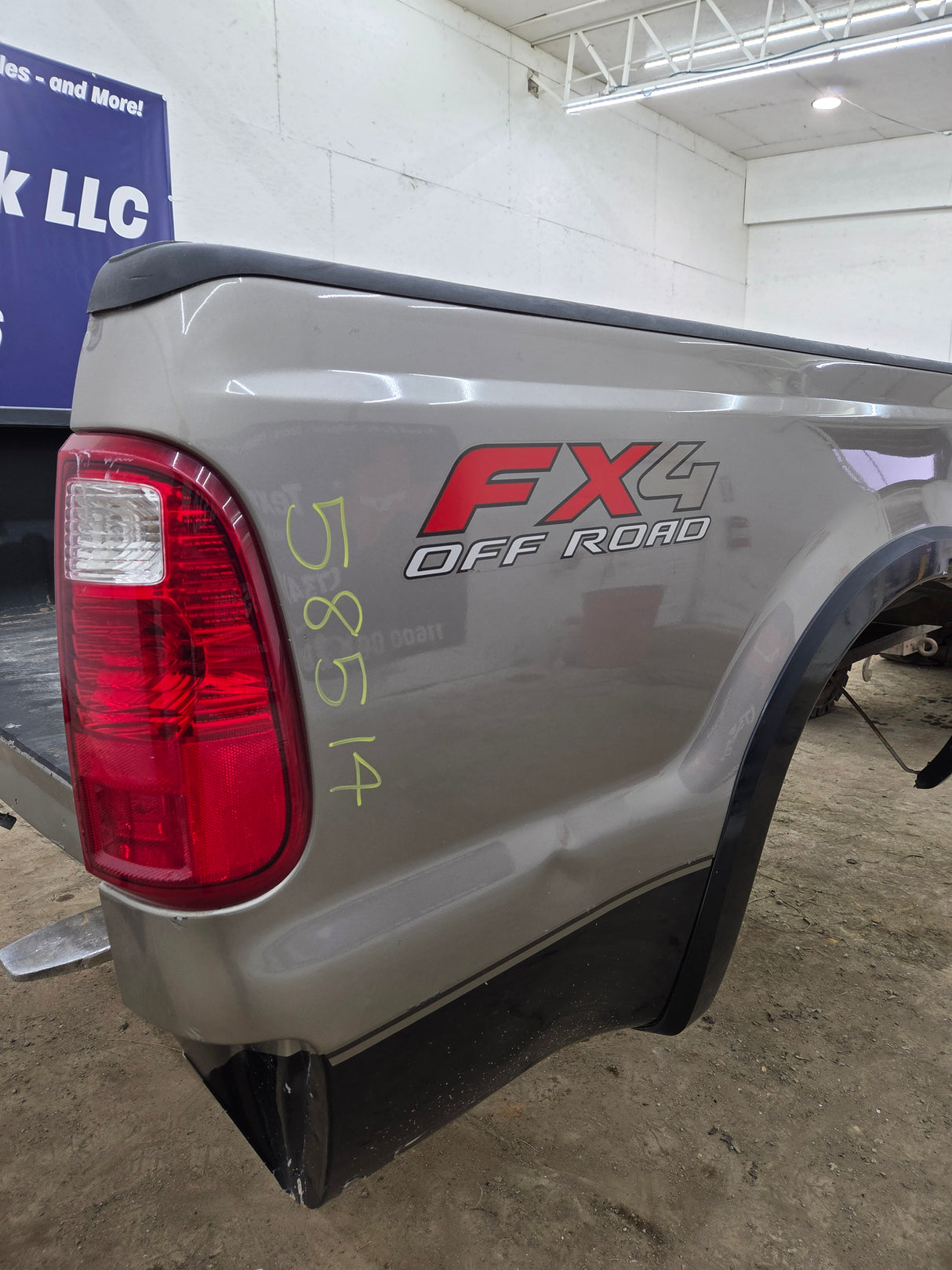 1999-2010 Ford Super Duty F250 F350 6' 9" Short Truck Bed