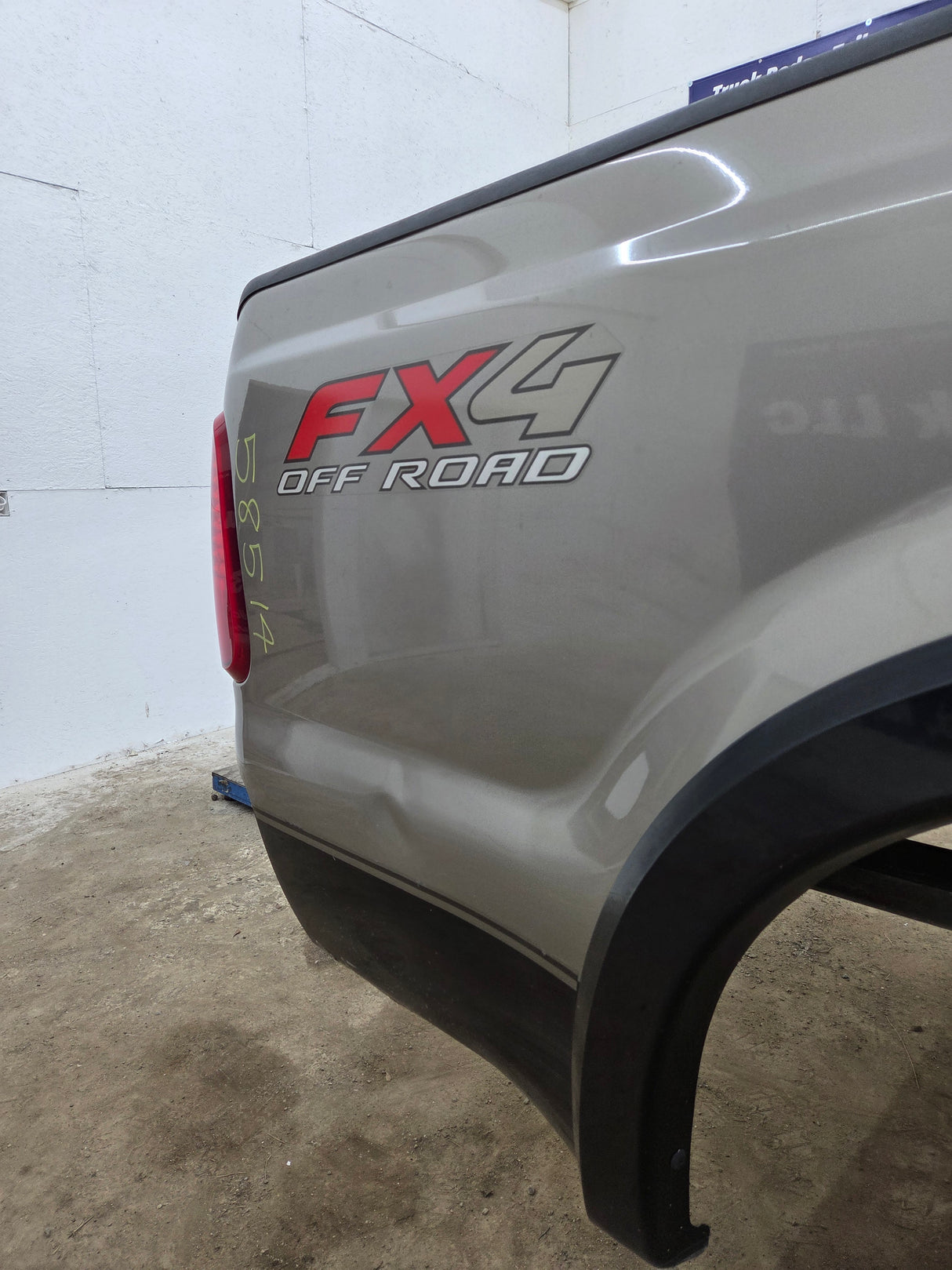 1999-2010 Ford Super Duty F250 F350 6' 9" Short Truck Bed