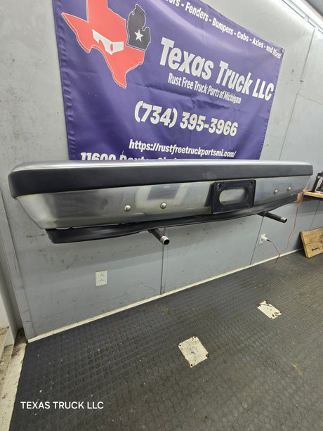 1987-1991 Ford F-150 F-250 F-350 F-450 F-550 Front Bumper Chrome