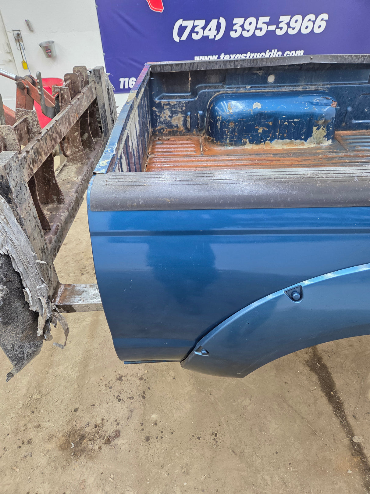 2001-2004 Nissan Frontier Long Bed Truck Bed 6' 2"