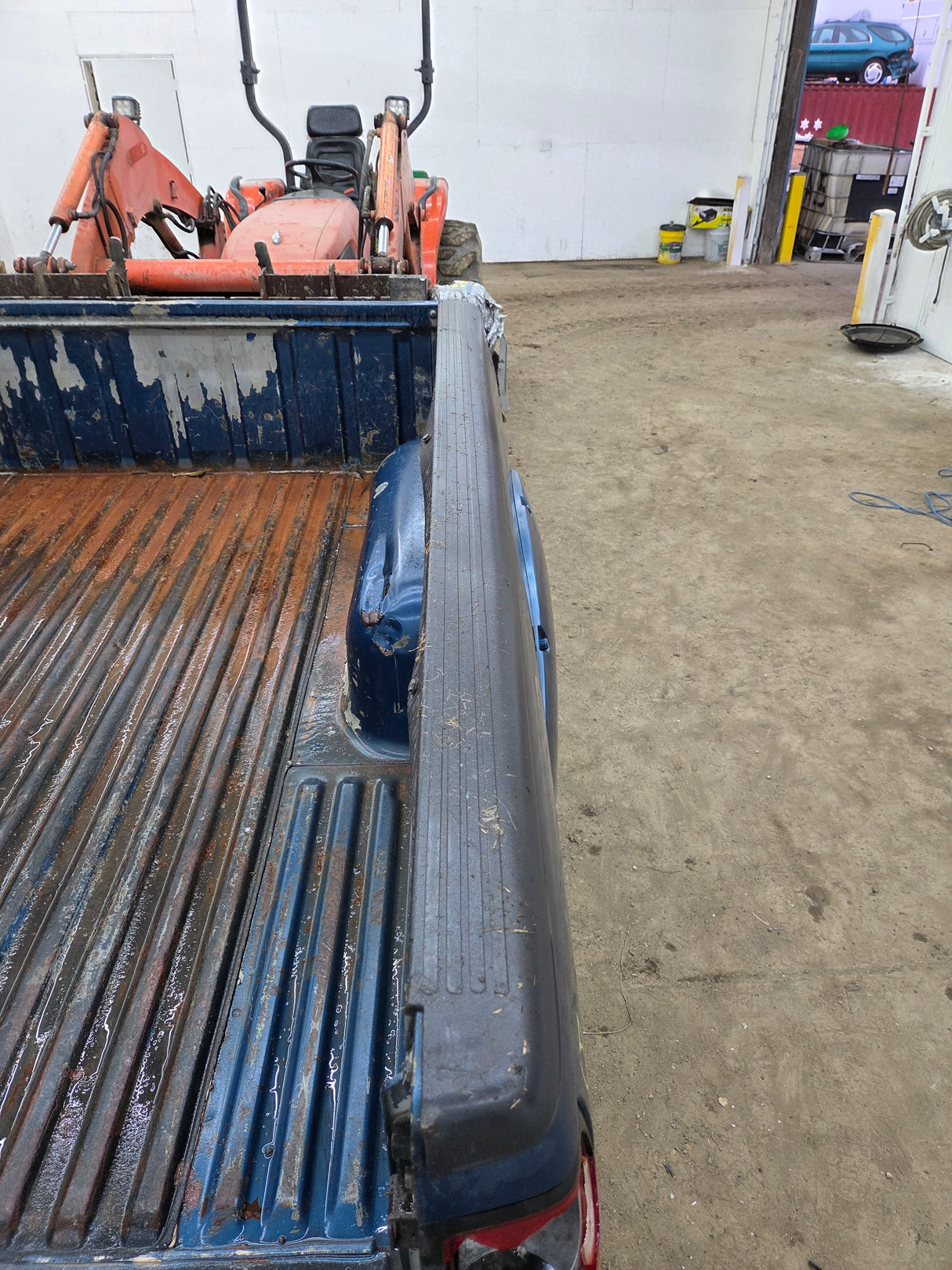 2001-2004 Nissan Frontier Long Bed Truck Bed 6' 2"