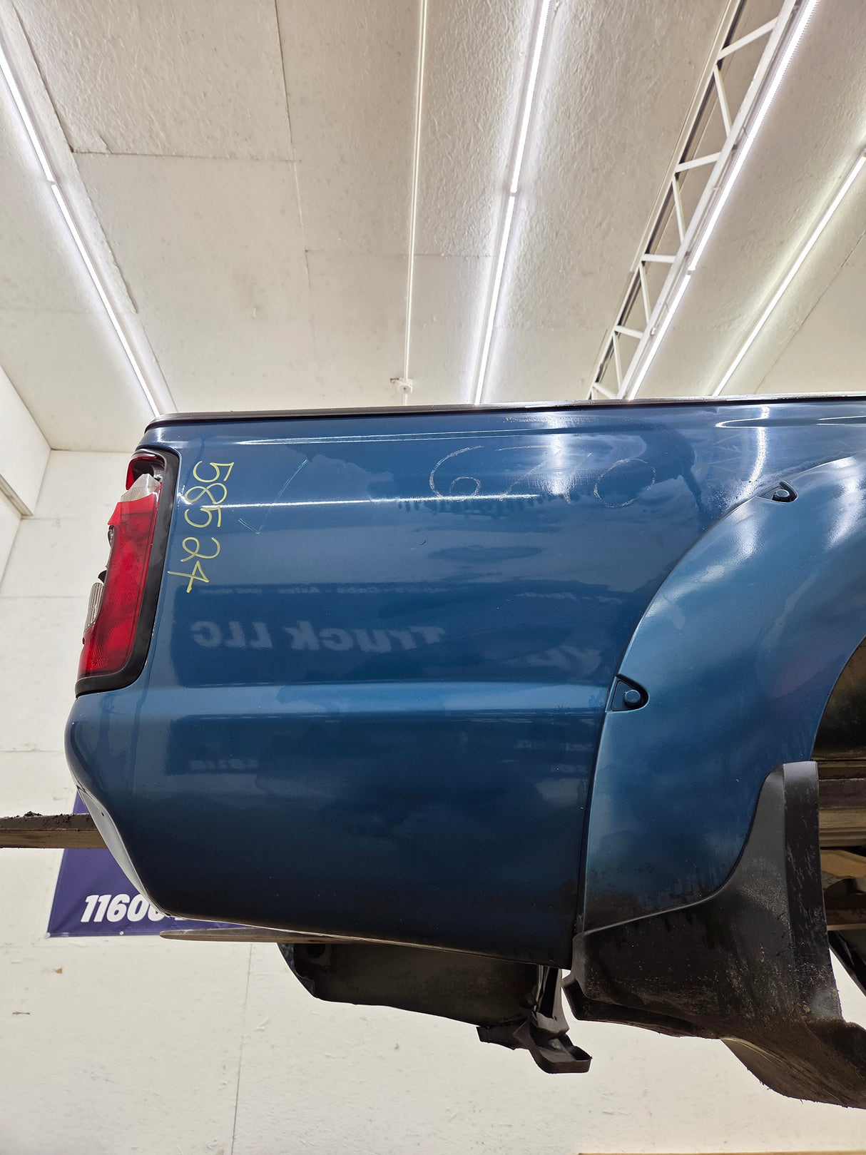 2001-2004 Nissan Frontier Long Bed Truck Bed 6' 2"