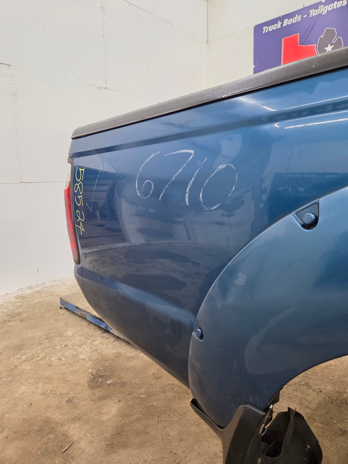 2001-2004 Nissan Frontier Long Bed Truck Bed 6' 2"