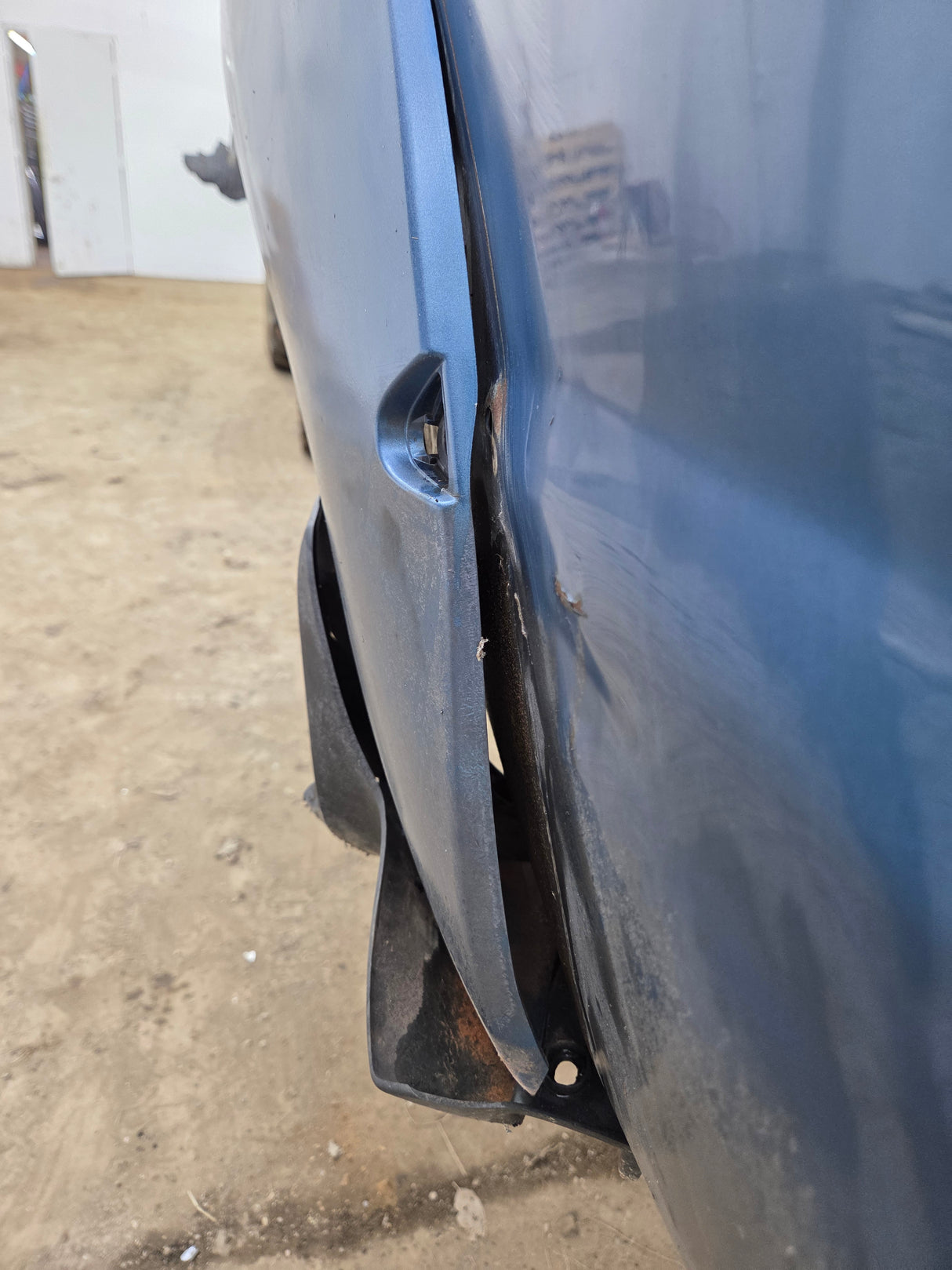 2001-2004 Nissan Frontier Long Bed Truck Bed 6' 2"