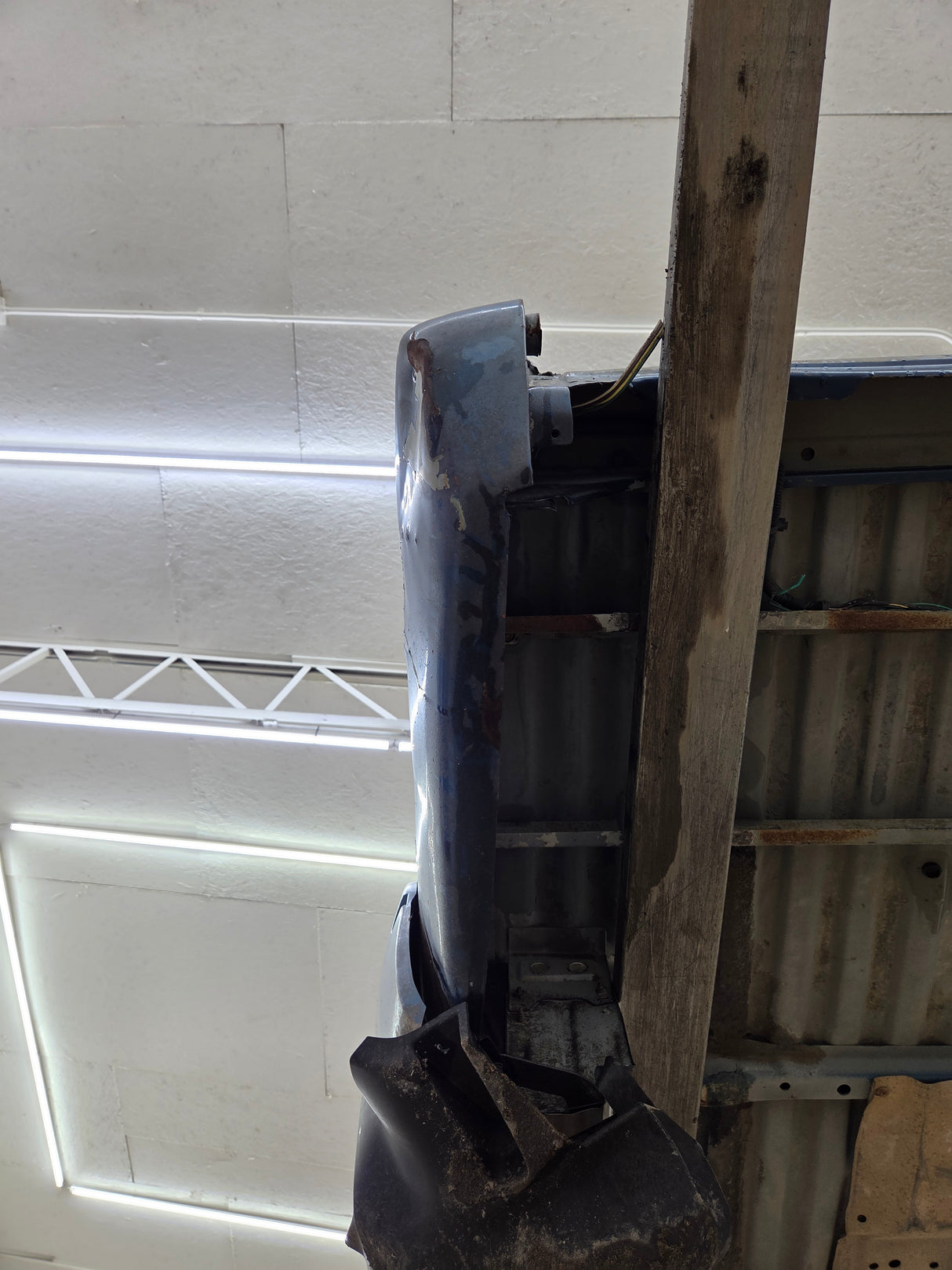 2001-2004 Nissan Frontier Long Bed Truck Bed 6' 2"