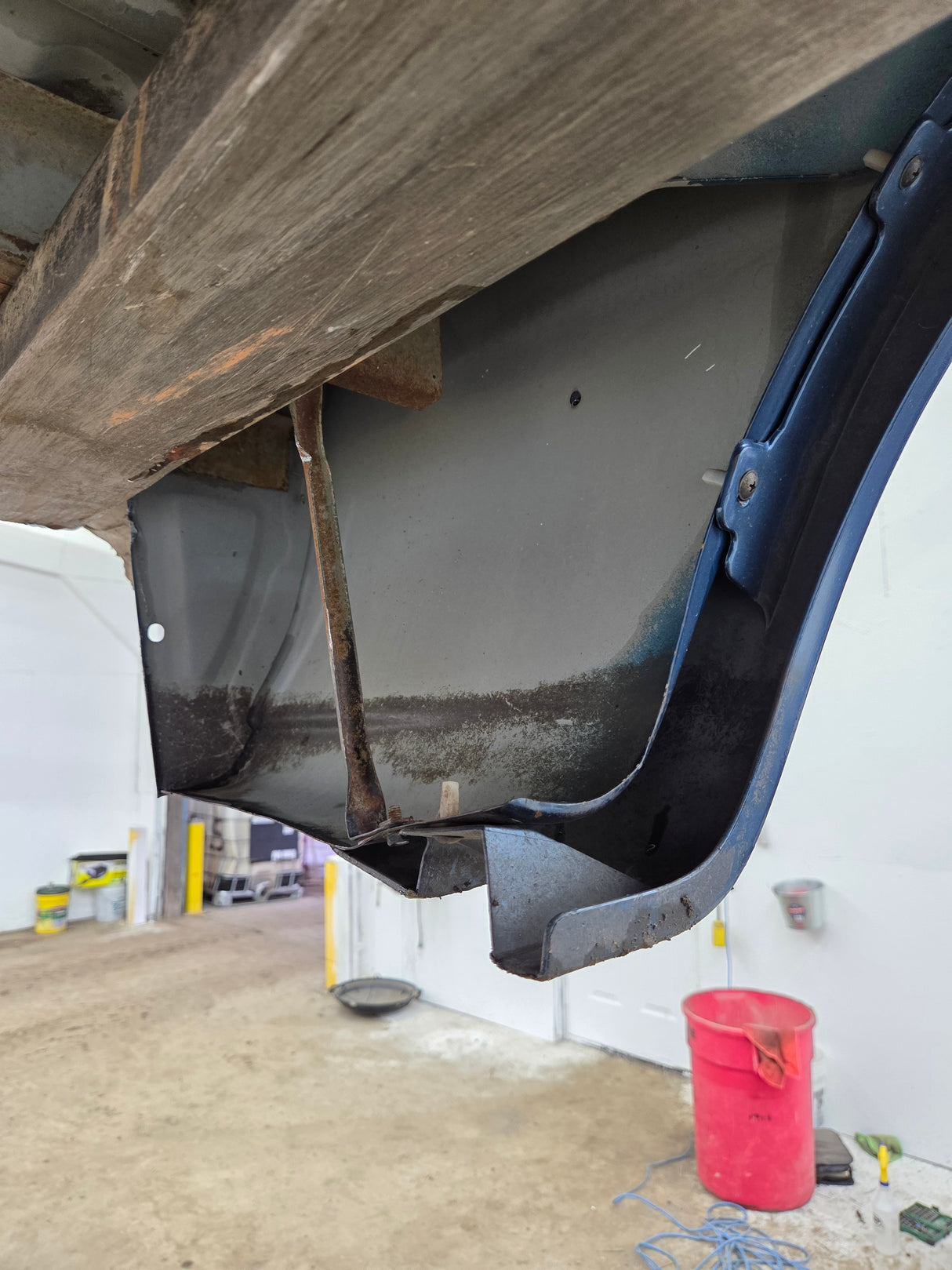 2001-2004 Nissan Frontier Long Bed Truck Bed 6' 2"