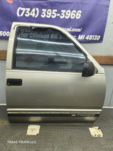 1988-2000 Chevrolet Silverado Suburban GMC Sierra Front Passenger Side Door RH