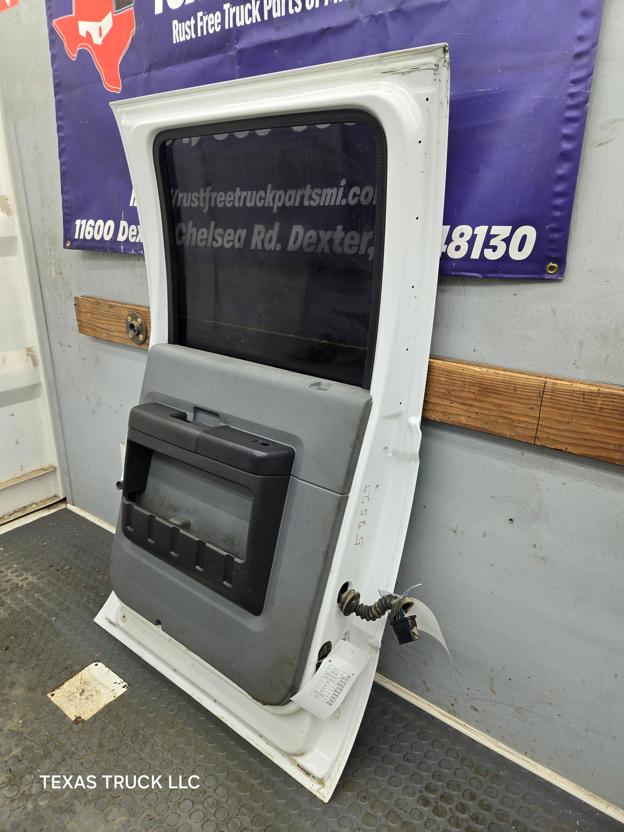 2012-2016 Ford Super Duty Driver Side Rear Door LH Crew Cab F250 F350 F450 F550