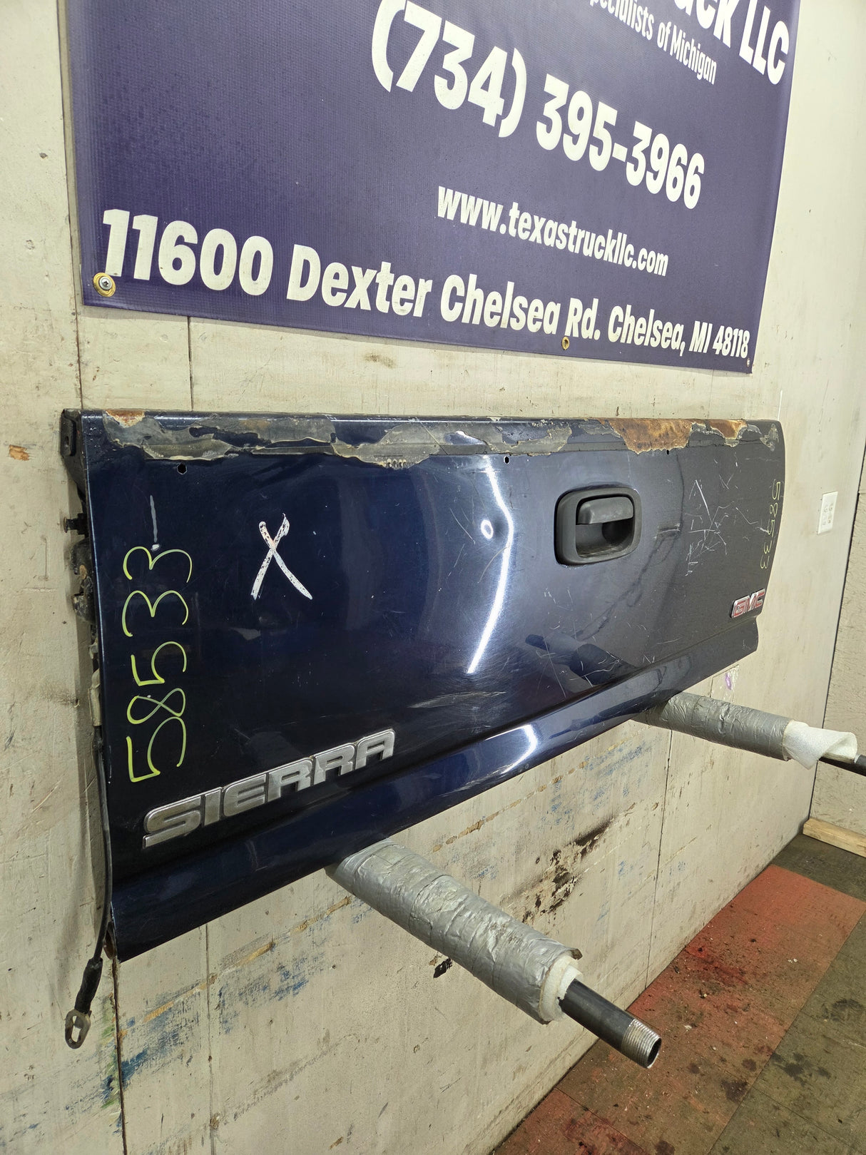 1999-2007 Chevrolet Silverado / GMC Sierra 1500 2500 3500 Tailgate