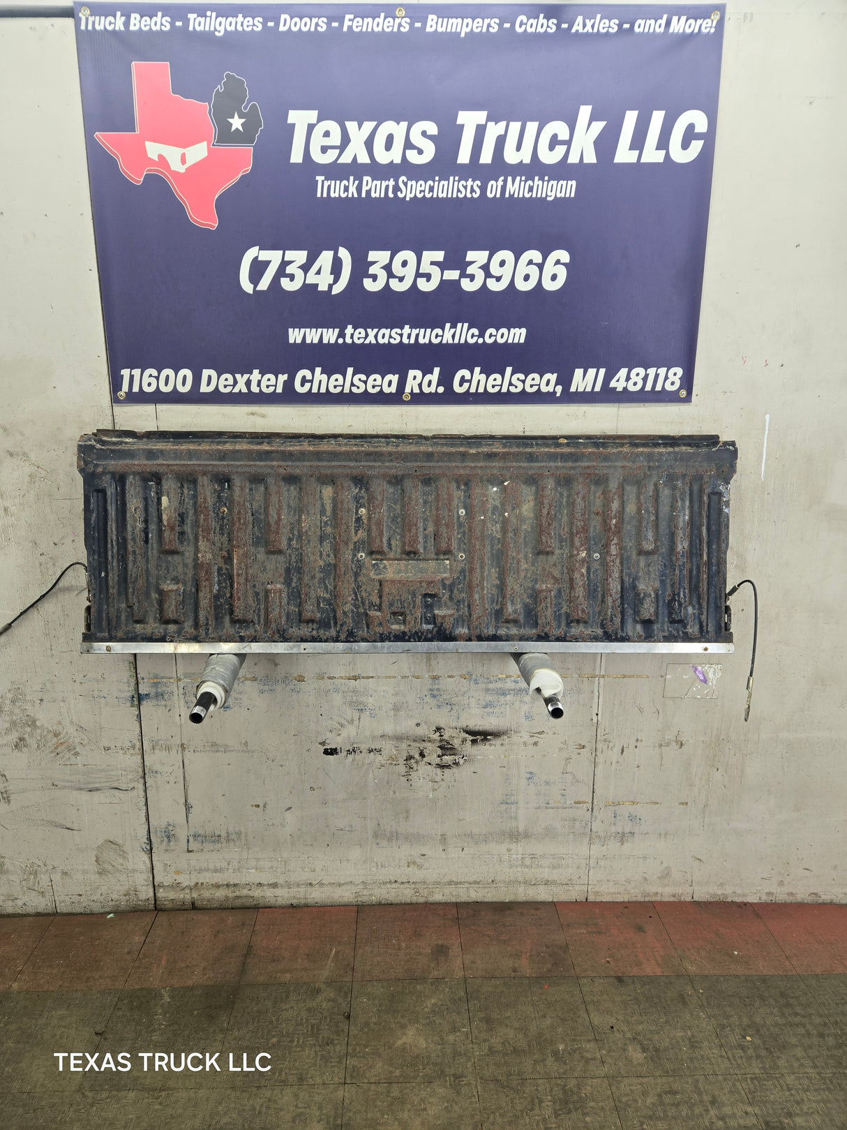 1980-1986 Bullnose / Bricknose / OBS Ford F100 F150 F250 F350 Tailgate