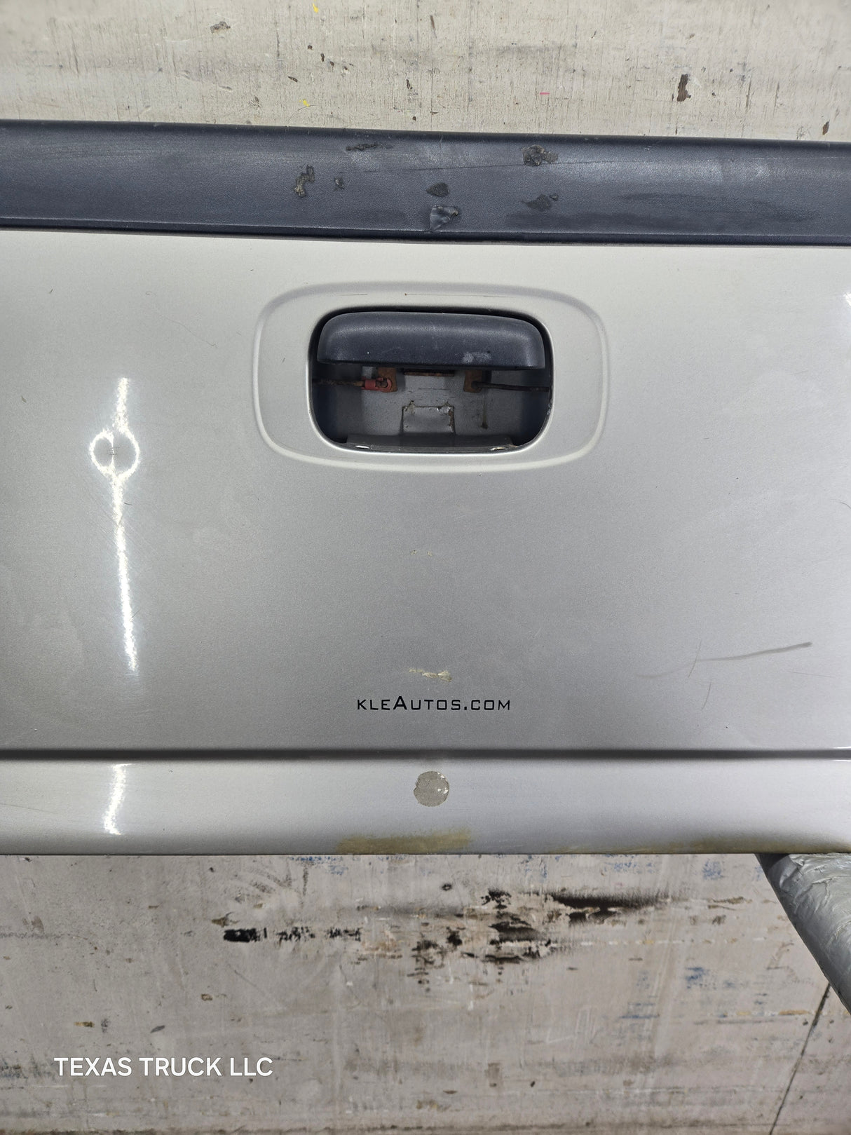1999-2007 Chevrolet Silverado / GMC Sierra 1500 2500 3500 Tailgate