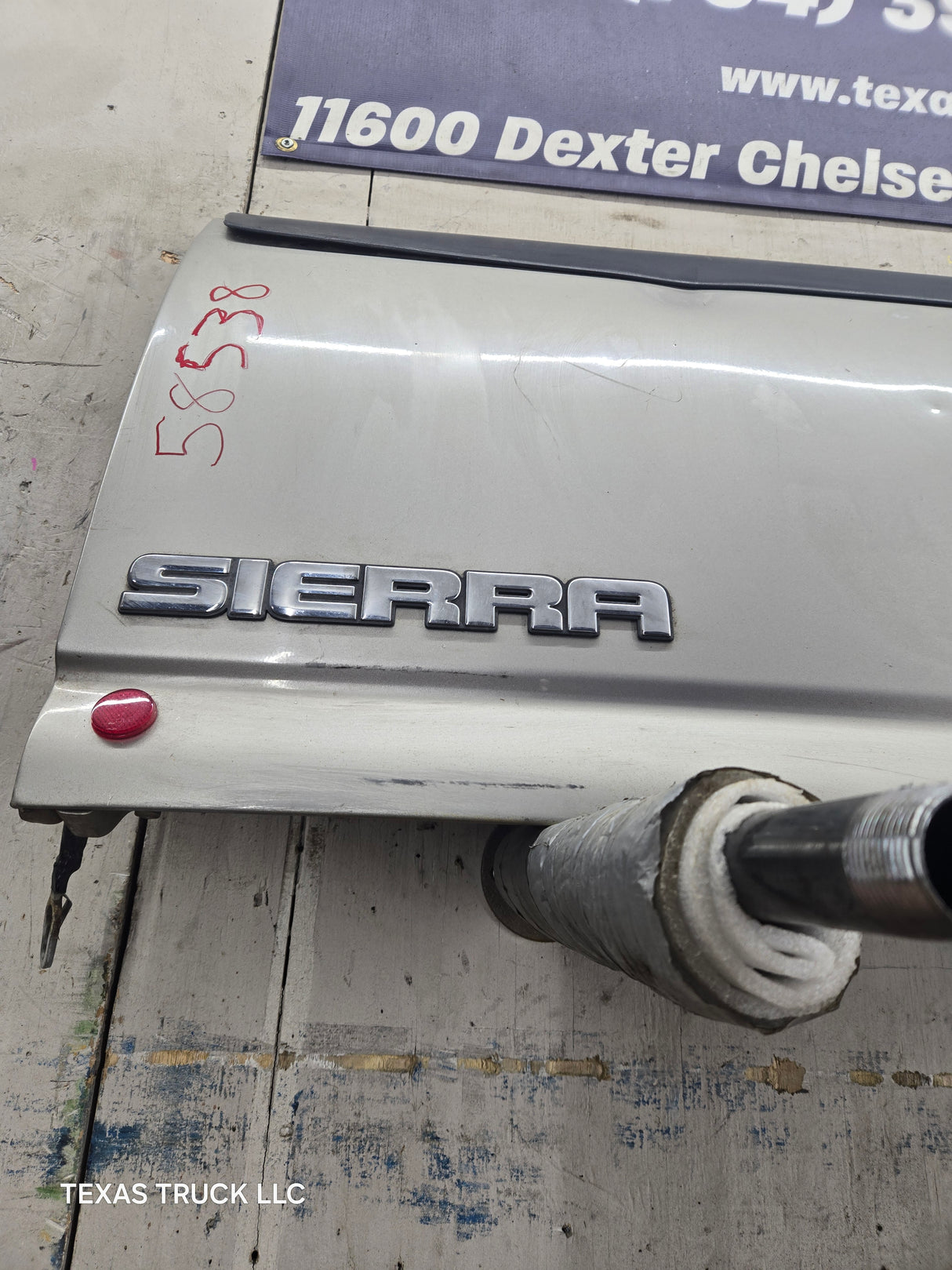 1999-2007 Chevrolet Silverado / GMC Sierra 1500 2500 3500 Tailgate