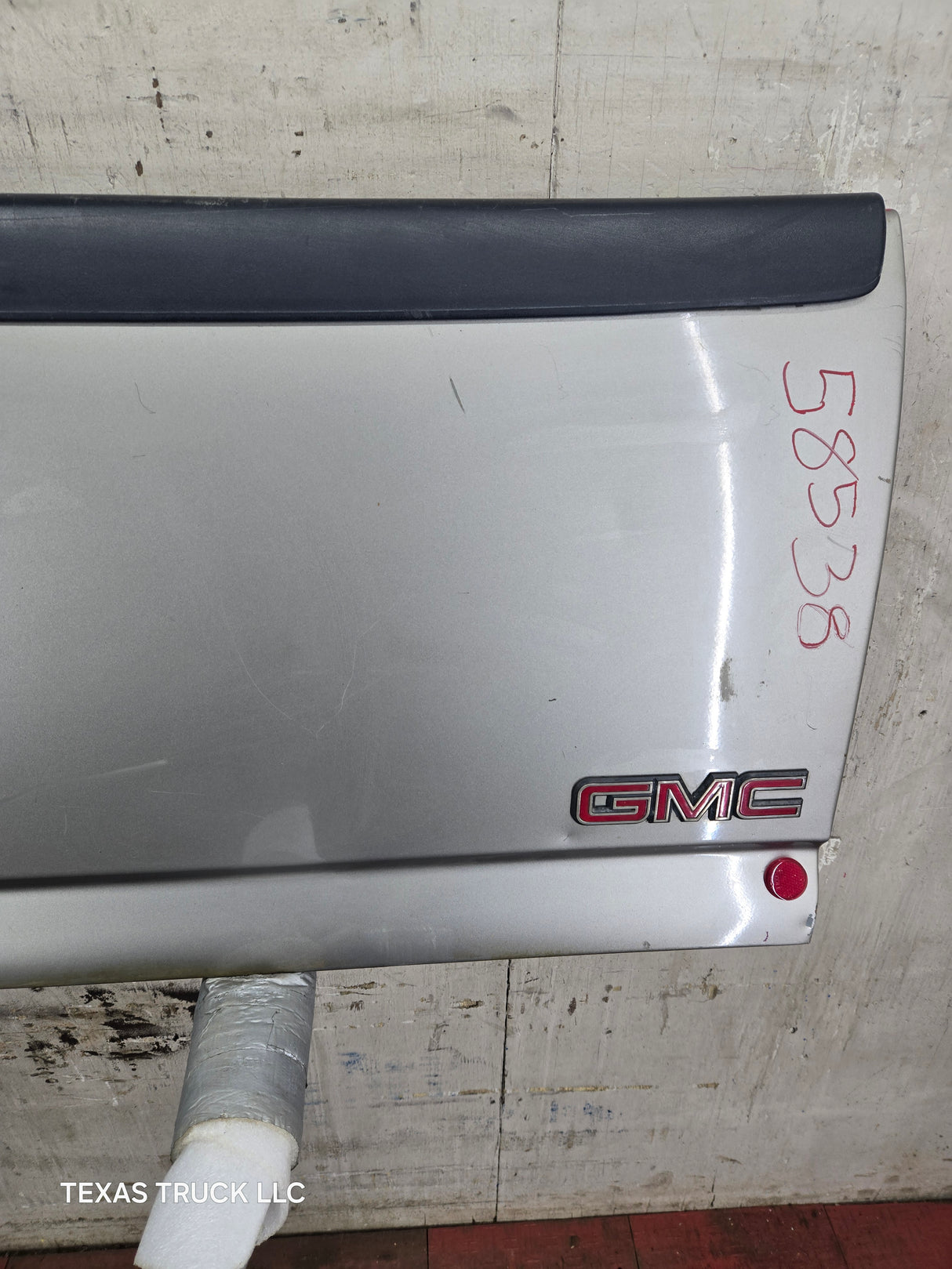 1999-2007 Chevrolet Silverado / GMC Sierra 1500 2500 3500 Tailgate