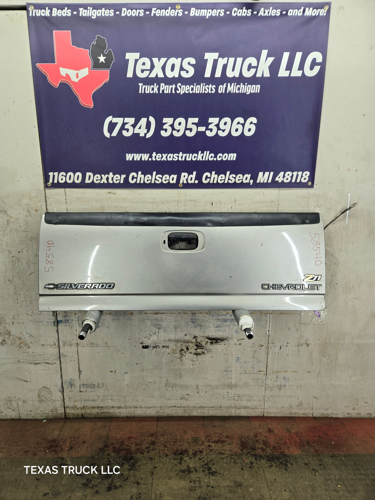 1999-2007 Chevrolet Silverado / GMC Sierra 1500 2500 3500 Tailgate