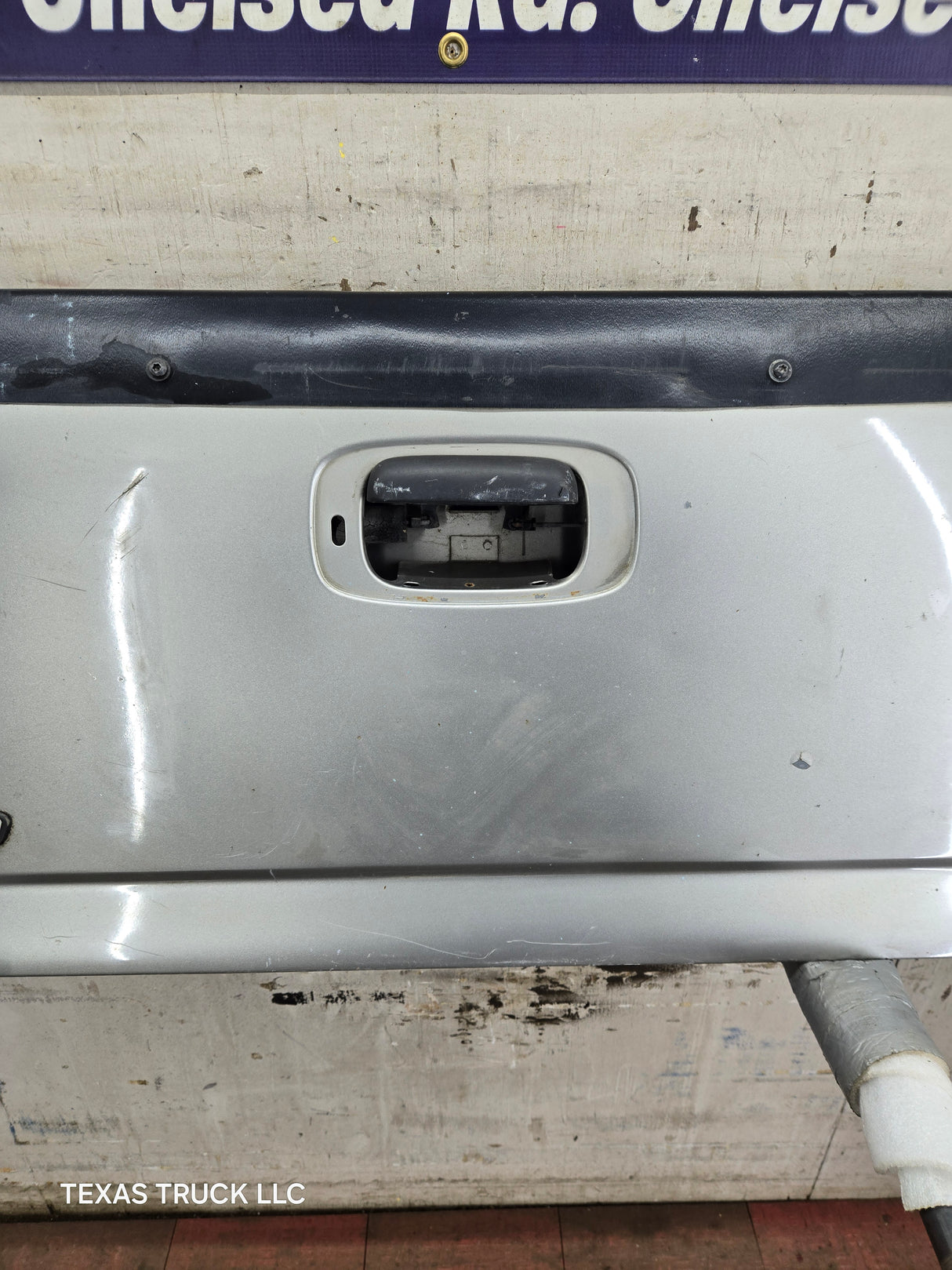 1999-2007 Chevrolet Silverado / GMC Sierra 1500 2500 3500 Tailgate