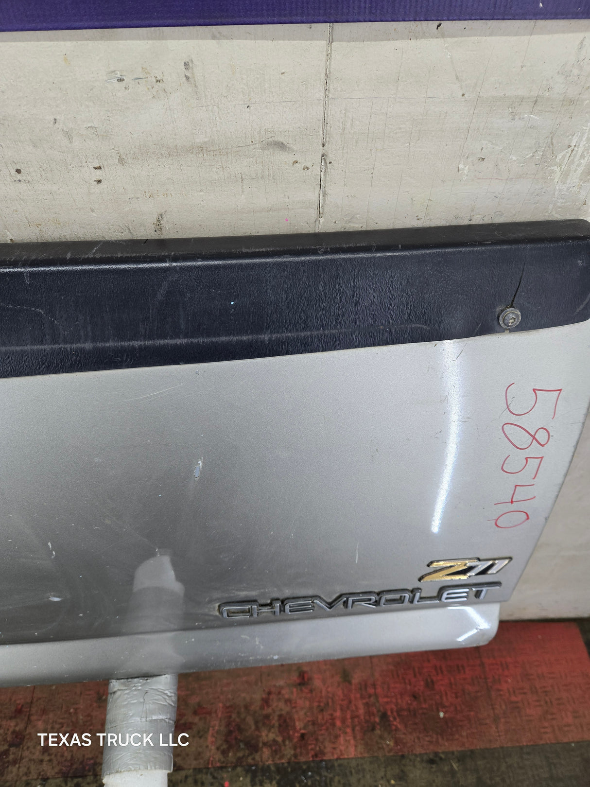 1999-2007 Chevrolet Silverado / GMC Sierra 1500 2500 3500 Tailgate
