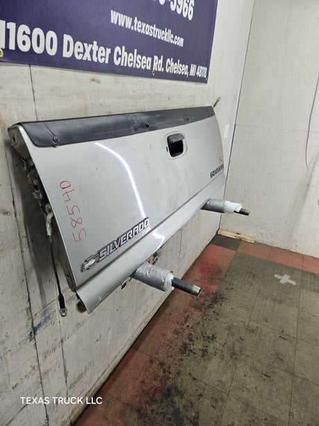 1999-2007 Chevrolet Silverado / GMC Sierra 1500 2500 3500 Tailgate