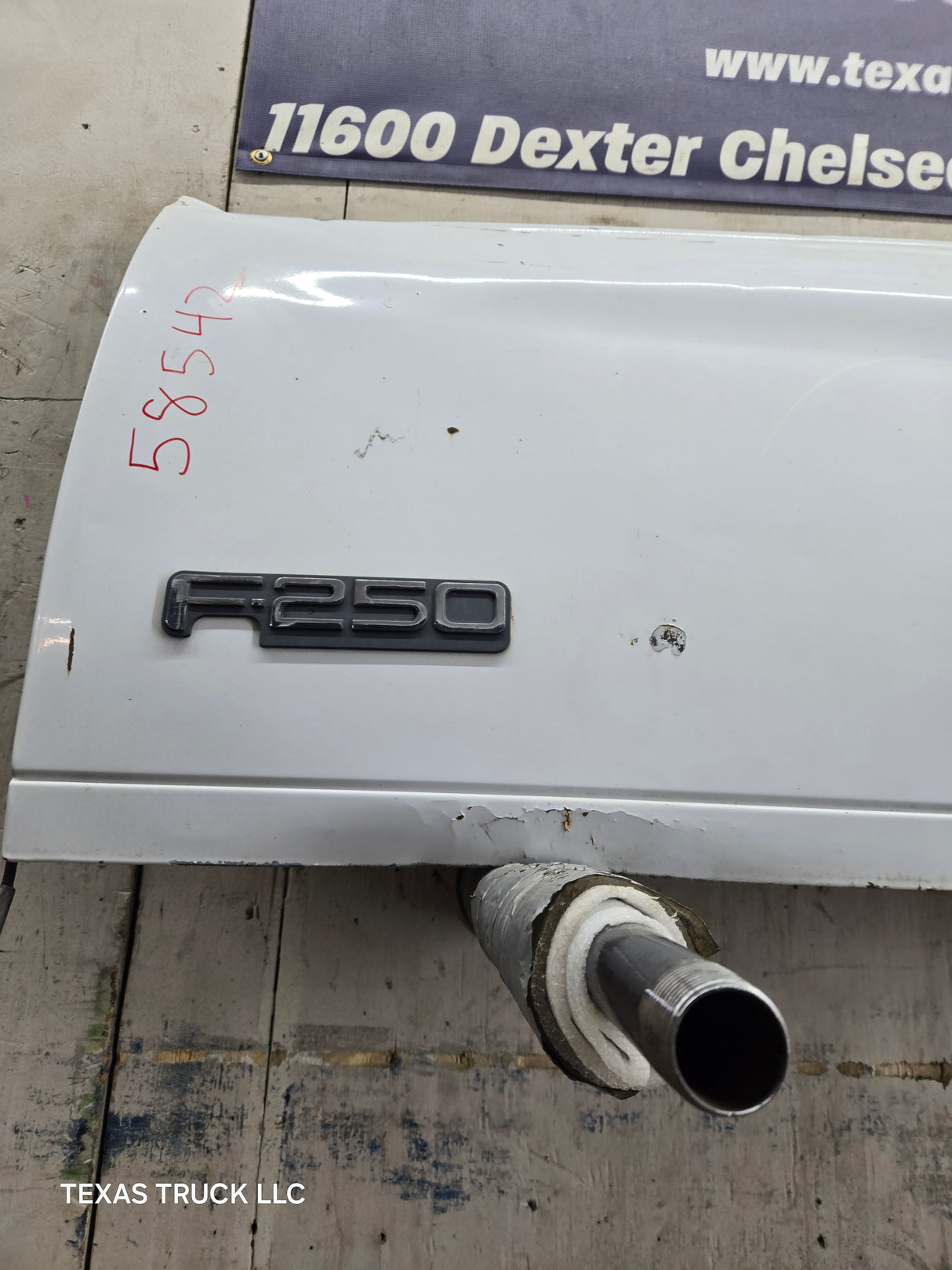 1997-2003 F150 / 1999-2007 Ford F250 F350 F450 F550 Super Duty Tailgate