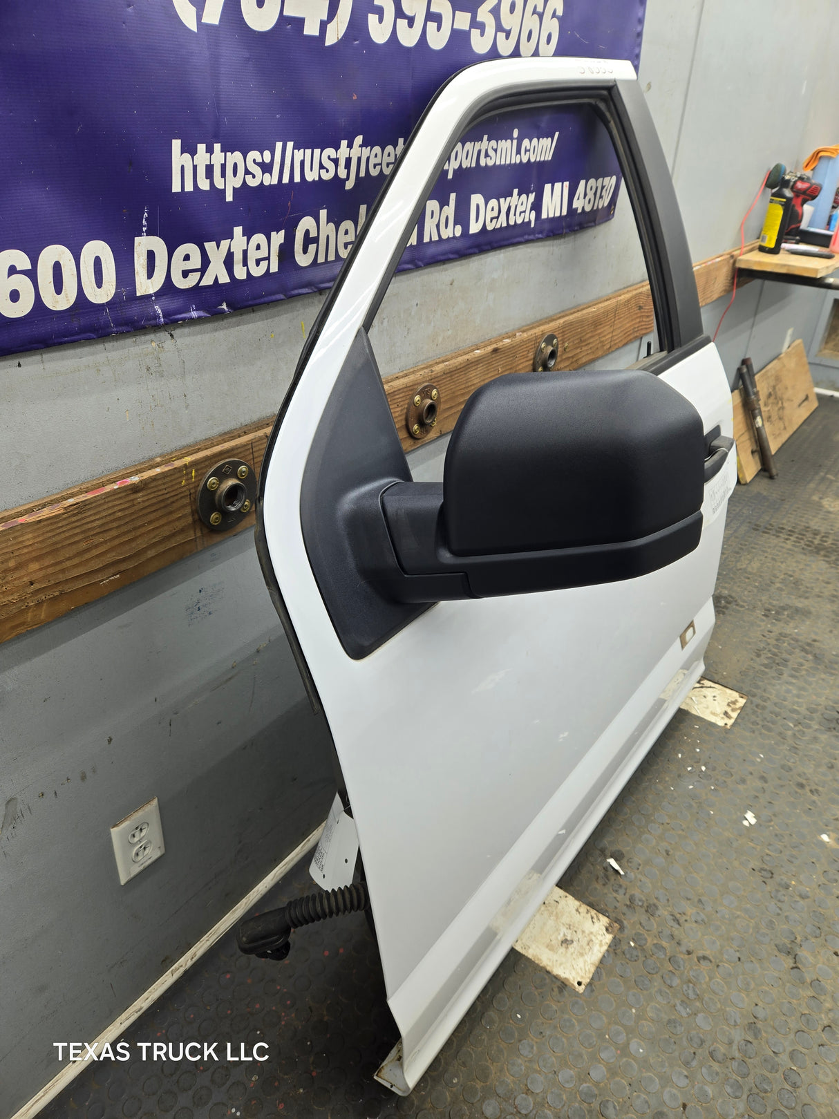 2015-2022 Ford F150 / Super Duty Driver Front Door LH F250 F350 F450 F550