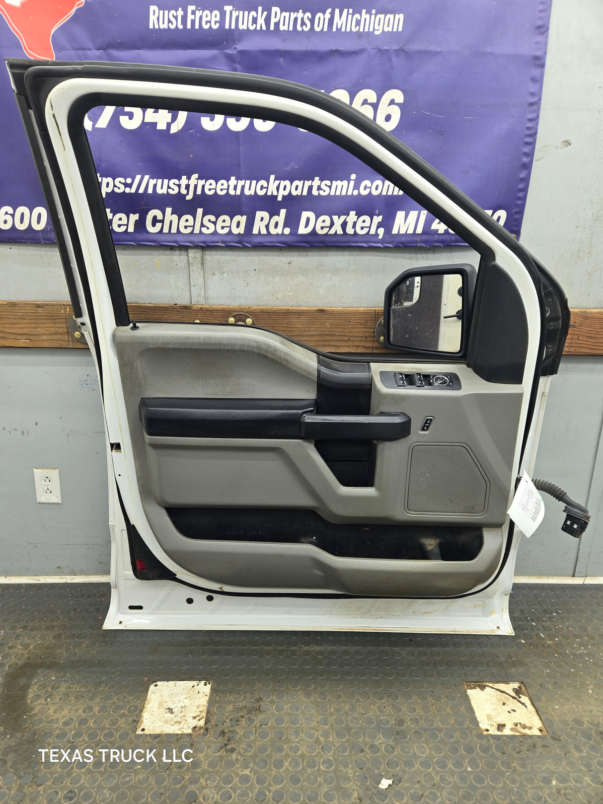 2015-2022 Ford F150 / Super Duty Driver Front Door LH F250 F350 F450 F550