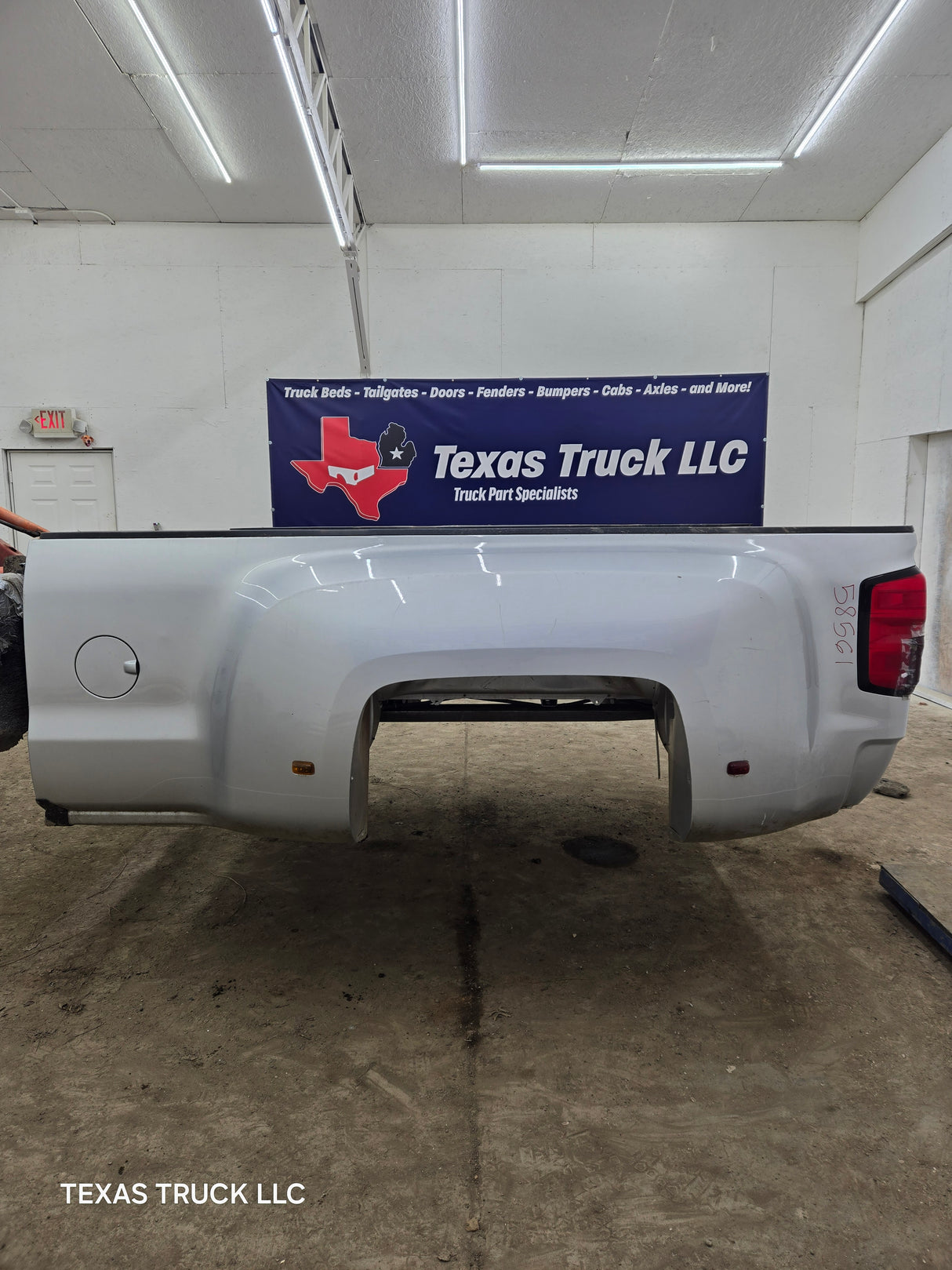2014-2019 Chevrolet Silverado / GMC Sierra 3500 HD 8' Dually Truck Bed