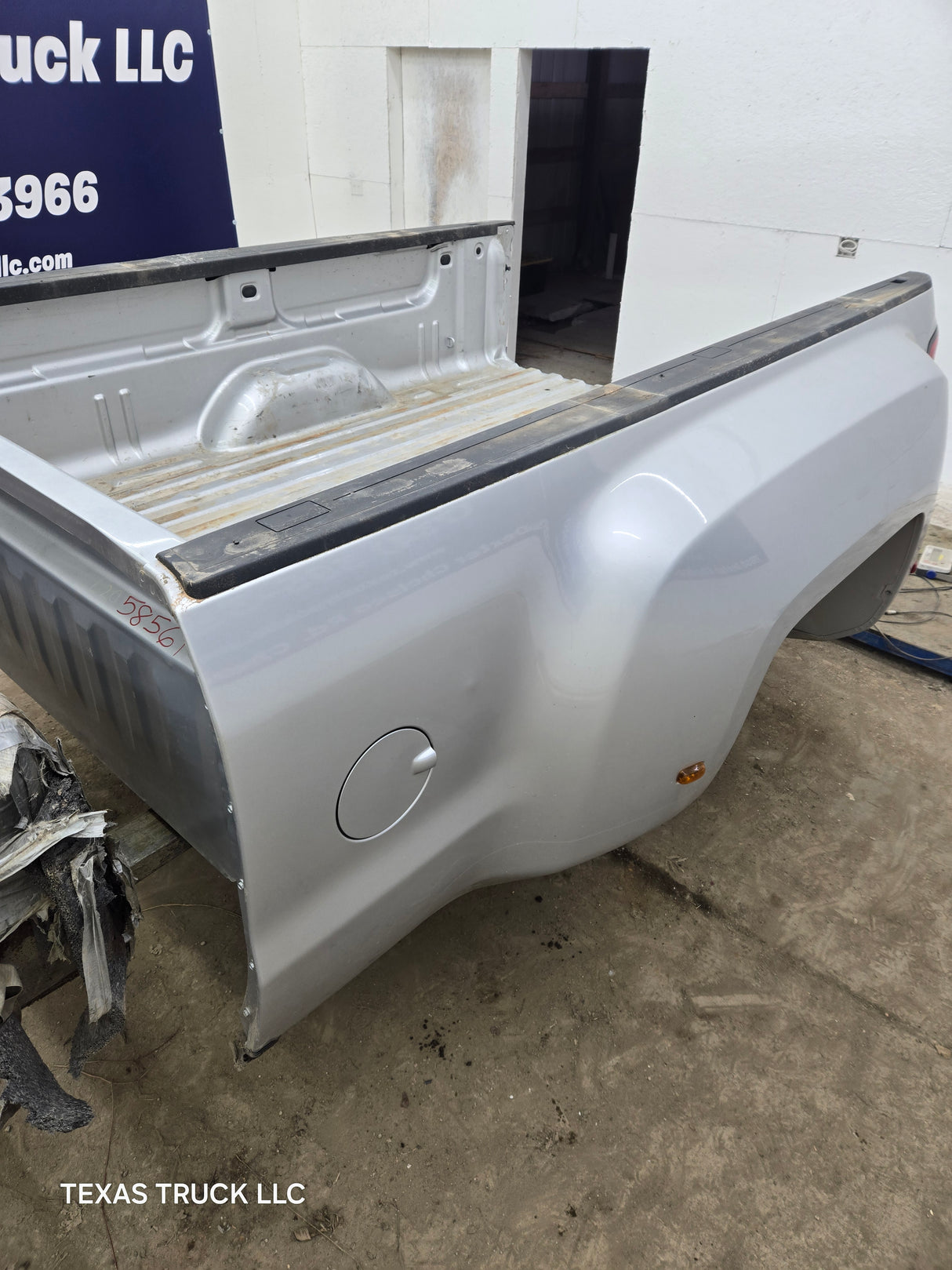 2014-2019 Chevrolet Silverado / GMC Sierra 3500 HD 8' Dually Truck Bed