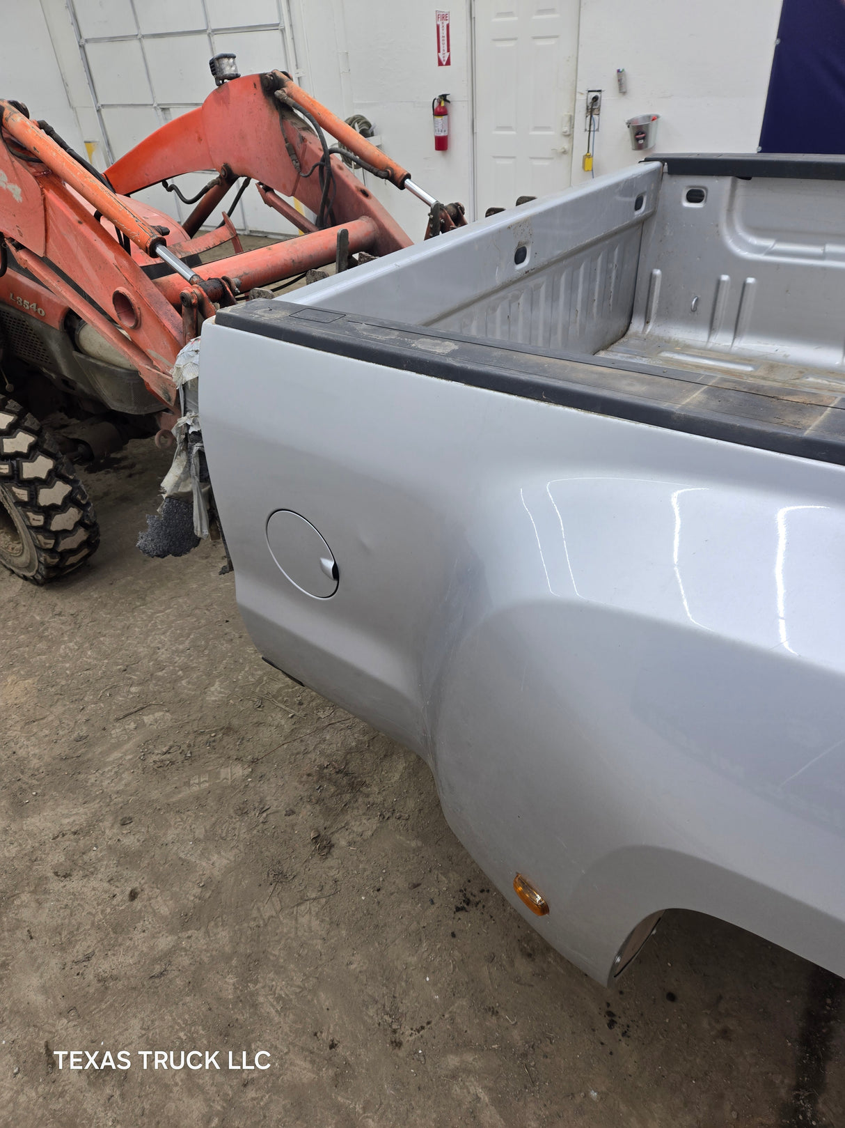 2014-2019 Chevrolet Silverado / GMC Sierra 3500 HD 8' Dually Truck Bed